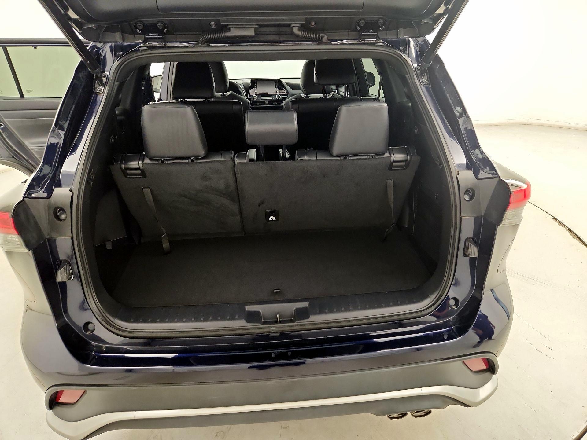 Thumbnail: 2021 Toyota Highlander - 20
