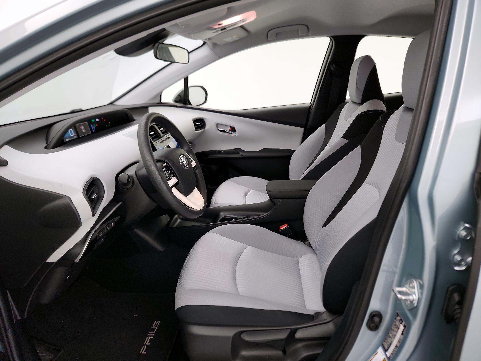 Thumbnail: 2018 Toyota Prius - 11