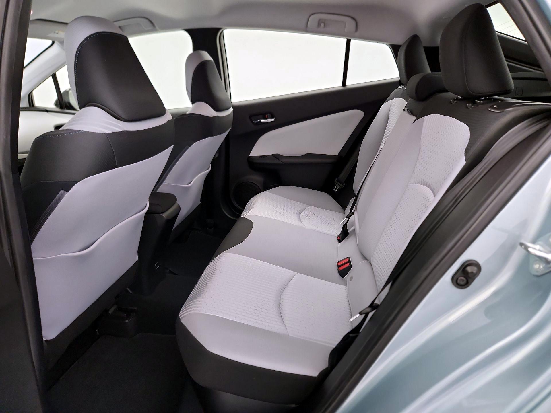Thumbnail: 2018 Toyota Prius - 18