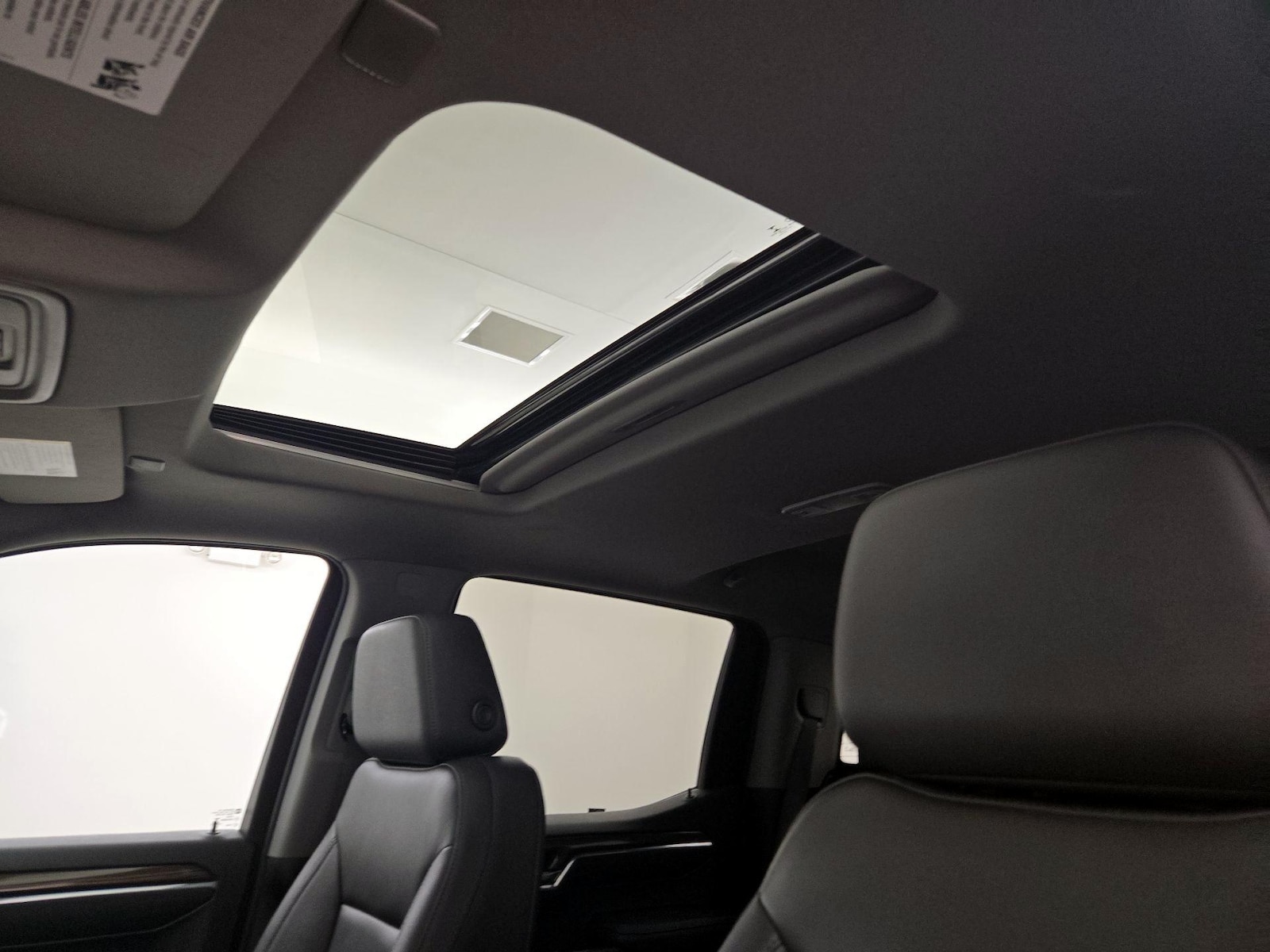 Sunroof(s) & Overhead Airbags
