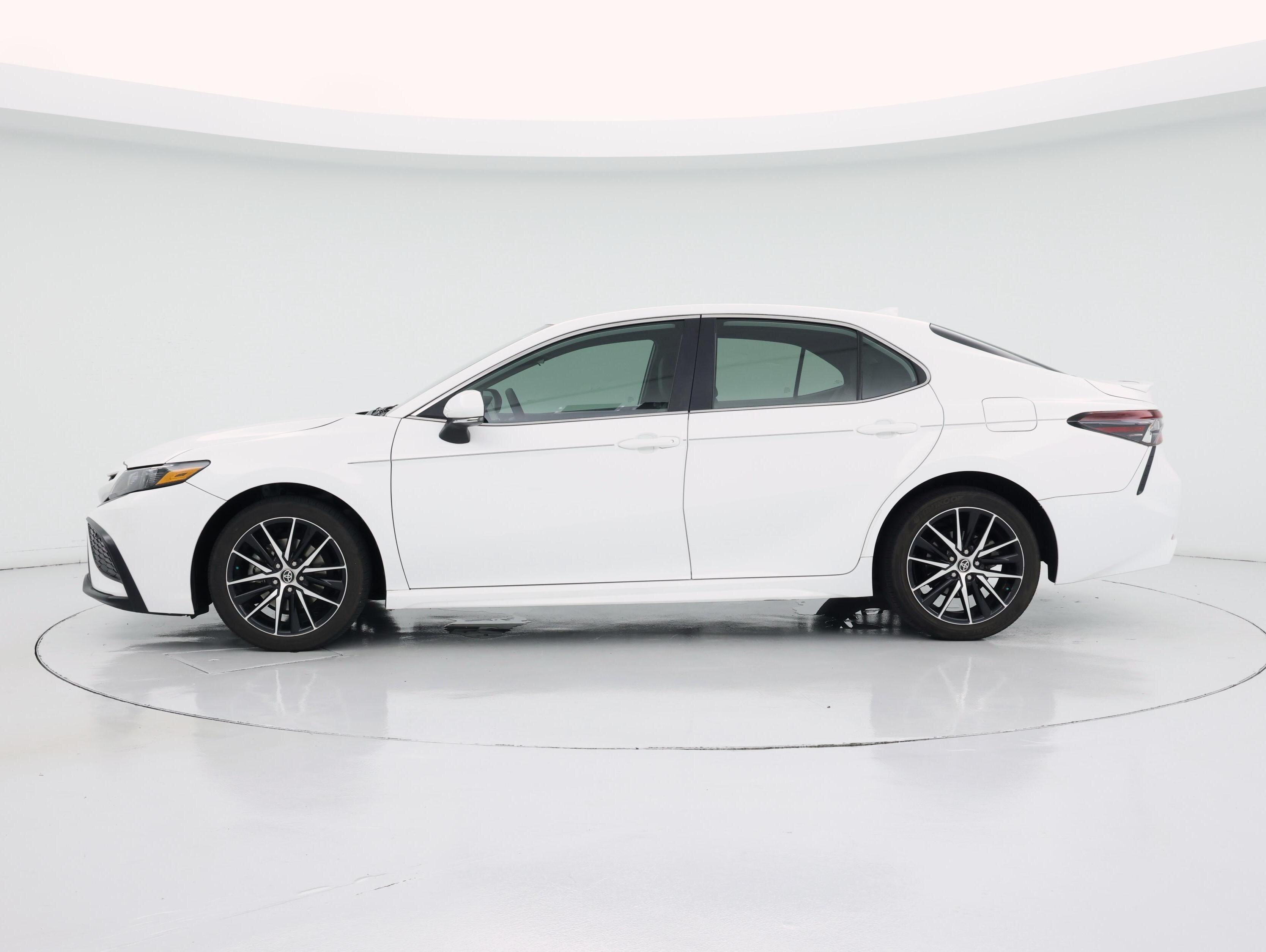Thumbnail: 2022 Toyota Camry - 3