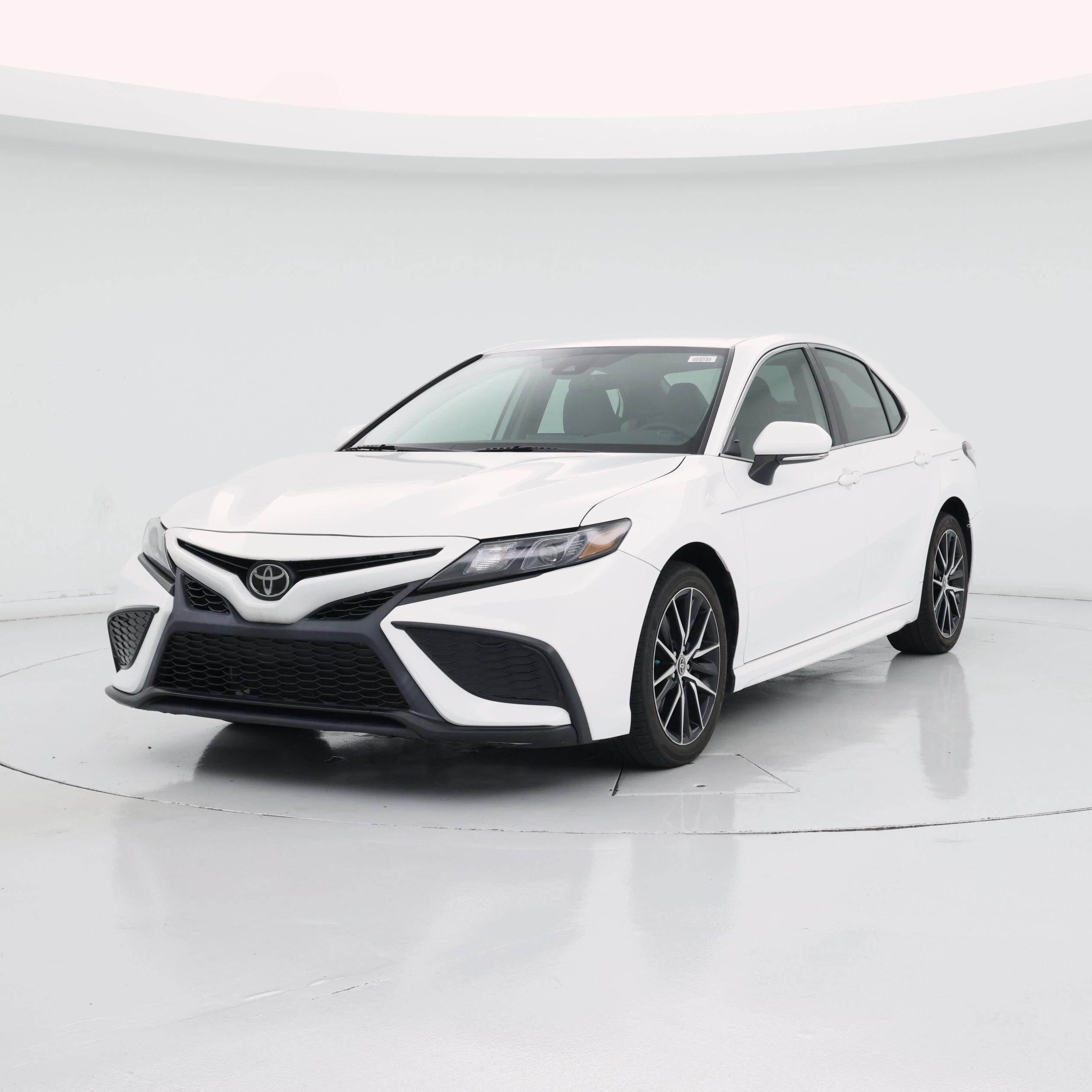 Thumbnail: 2022 Toyota Camry - 4