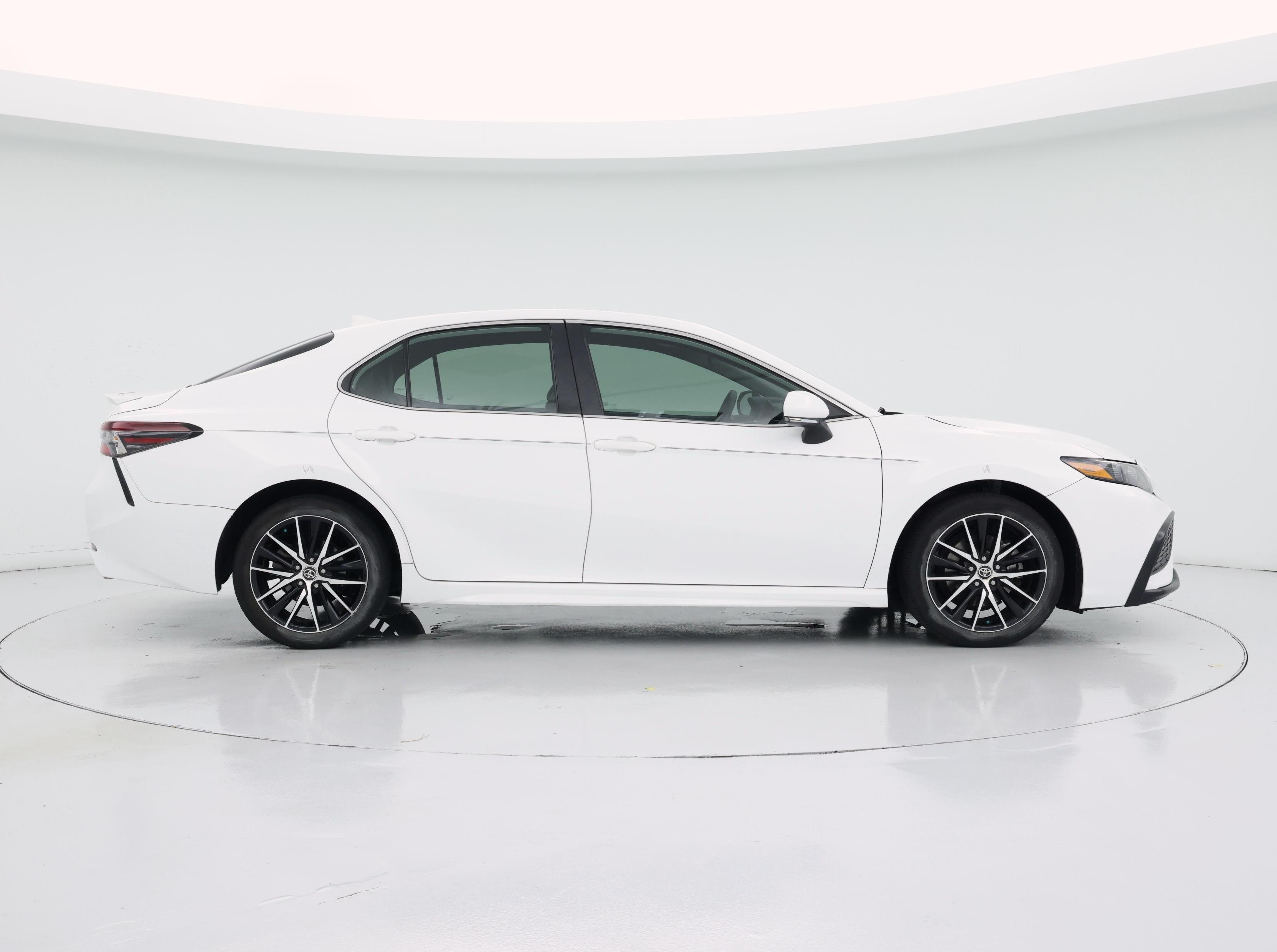Thumbnail: 2022 Toyota Camry - 7