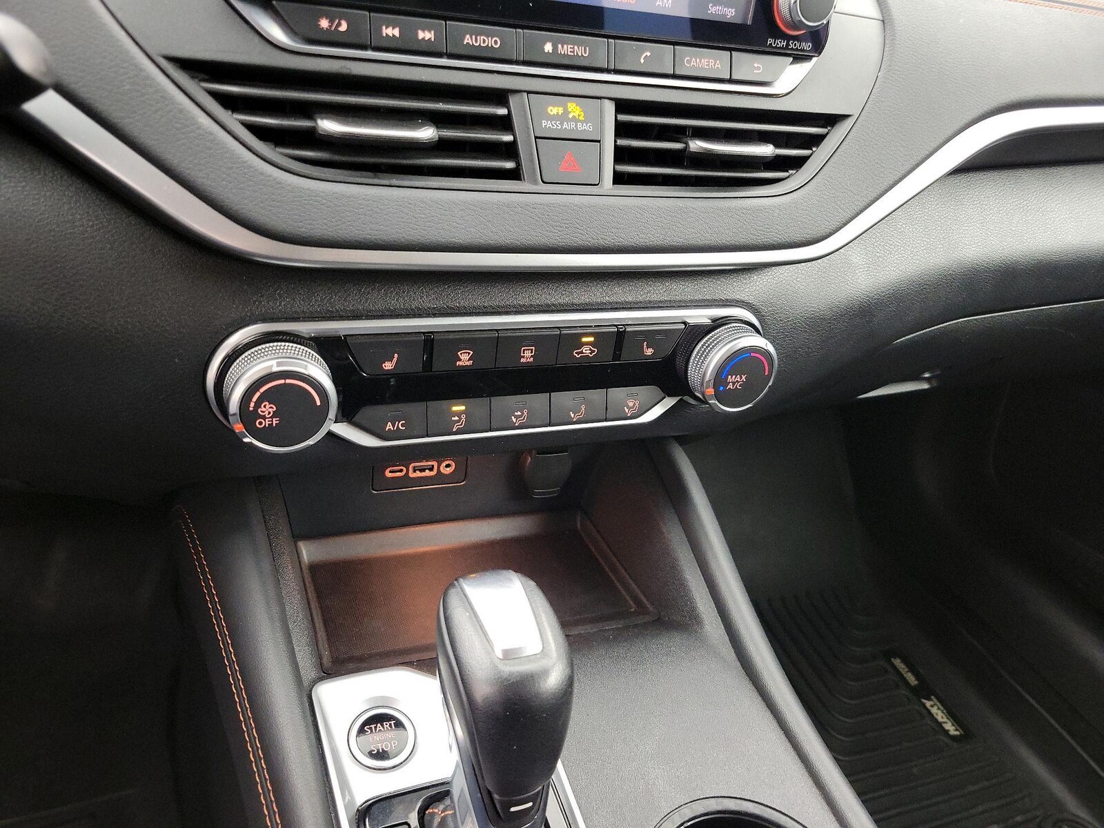 2020 Nissan Altima SR - Photo 17
