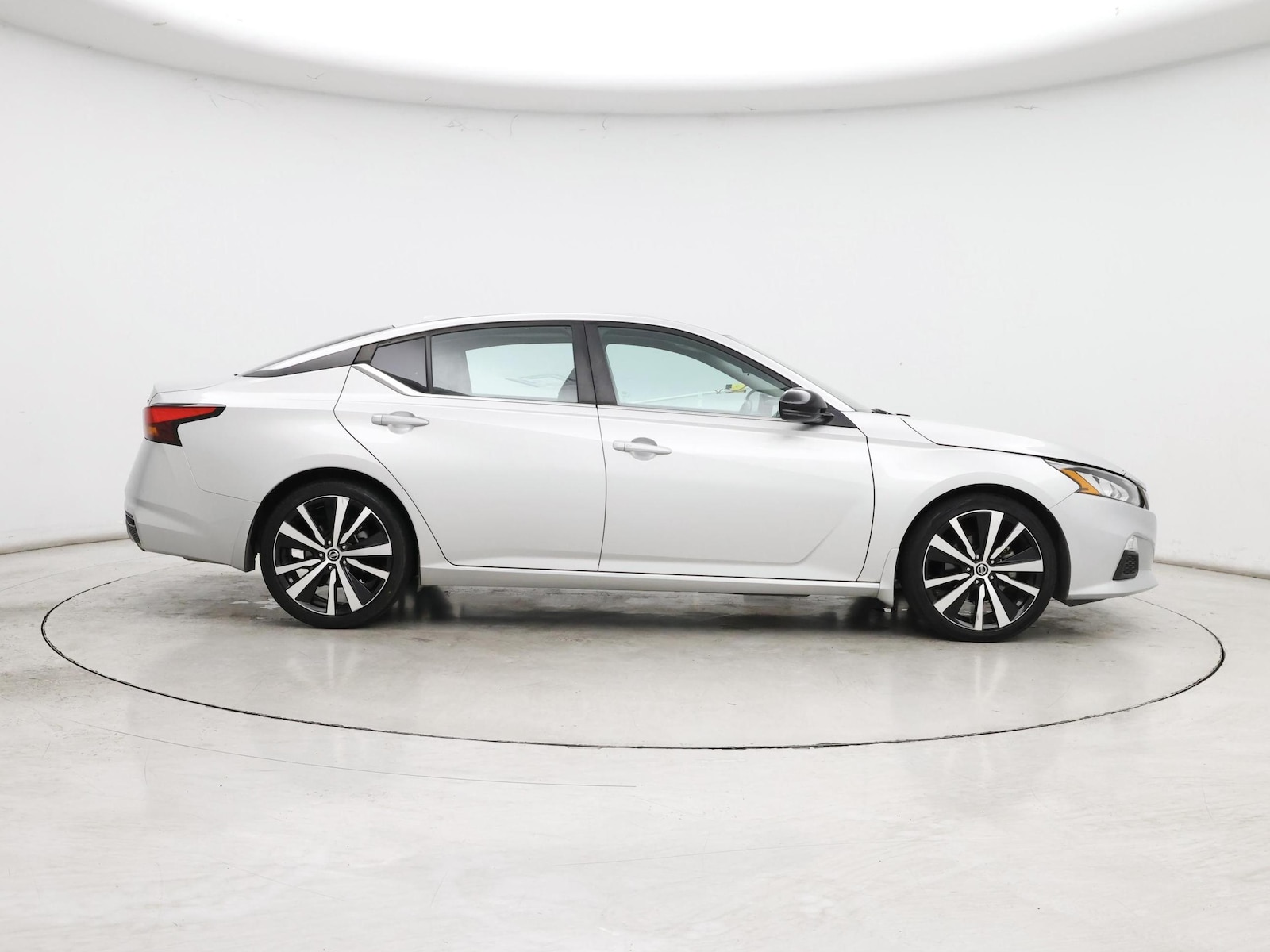 2020 Nissan Altima SR - Photo 8