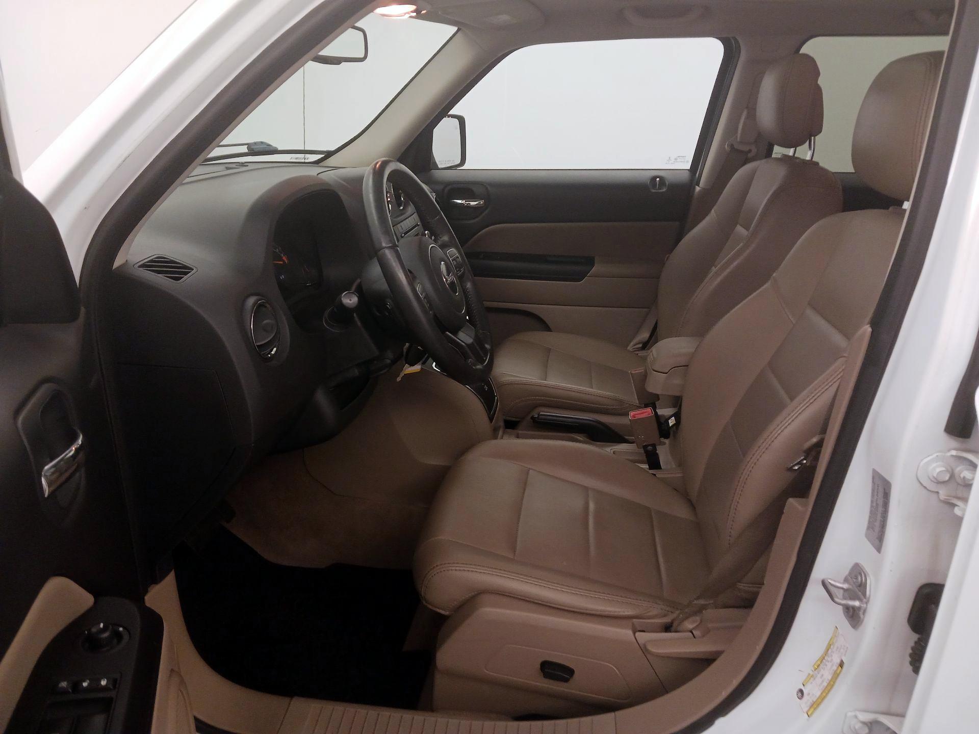 Thumbnail: 2017 Jeep Patriot - 11