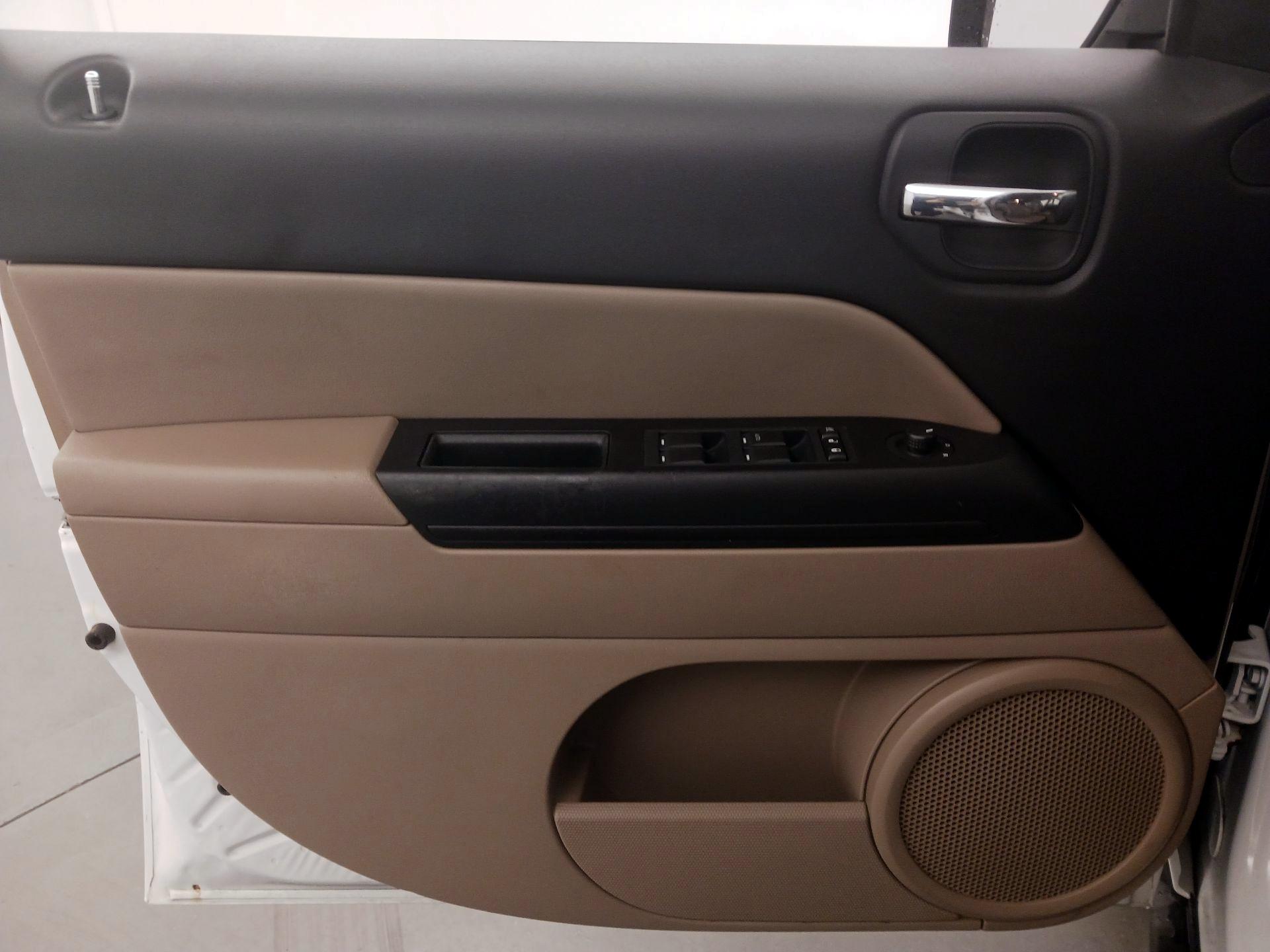 Thumbnail: 2017 Jeep Patriot - 12