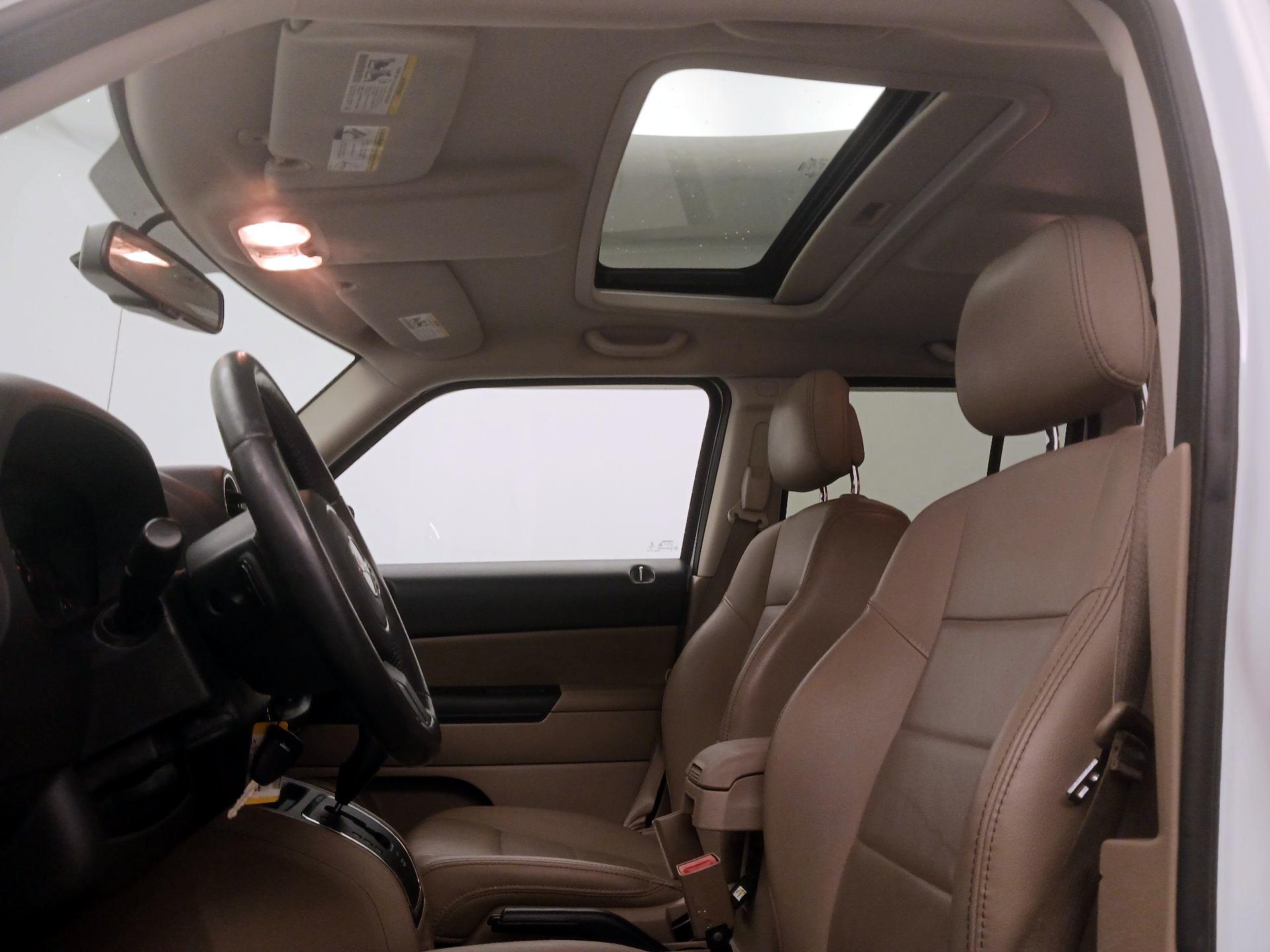 Thumbnail: 2017 Jeep Patriot - 17