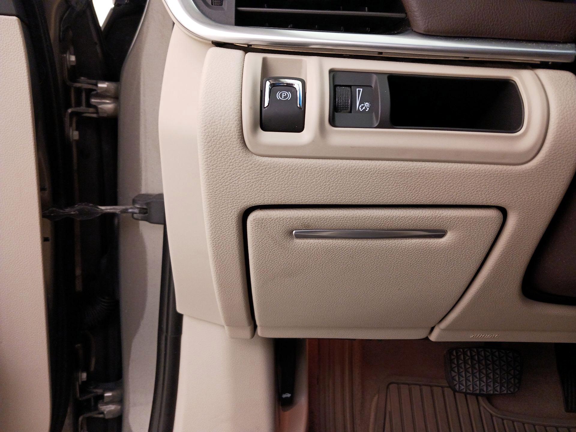 Thumbnail: 2017 Cadillac XTS - 13