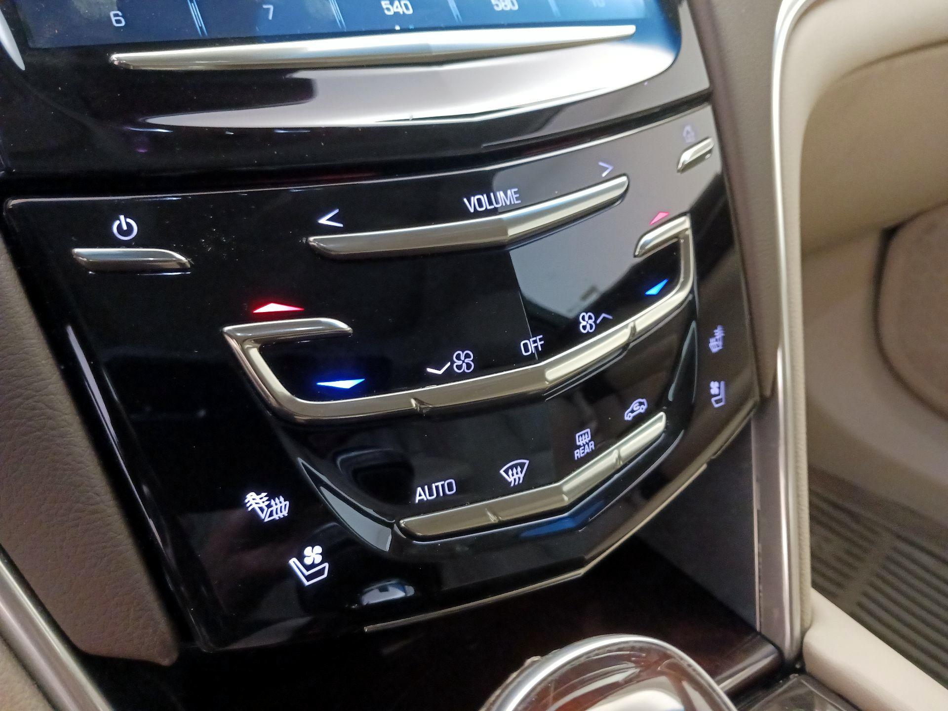 Thumbnail: 2017 Cadillac XTS - 17