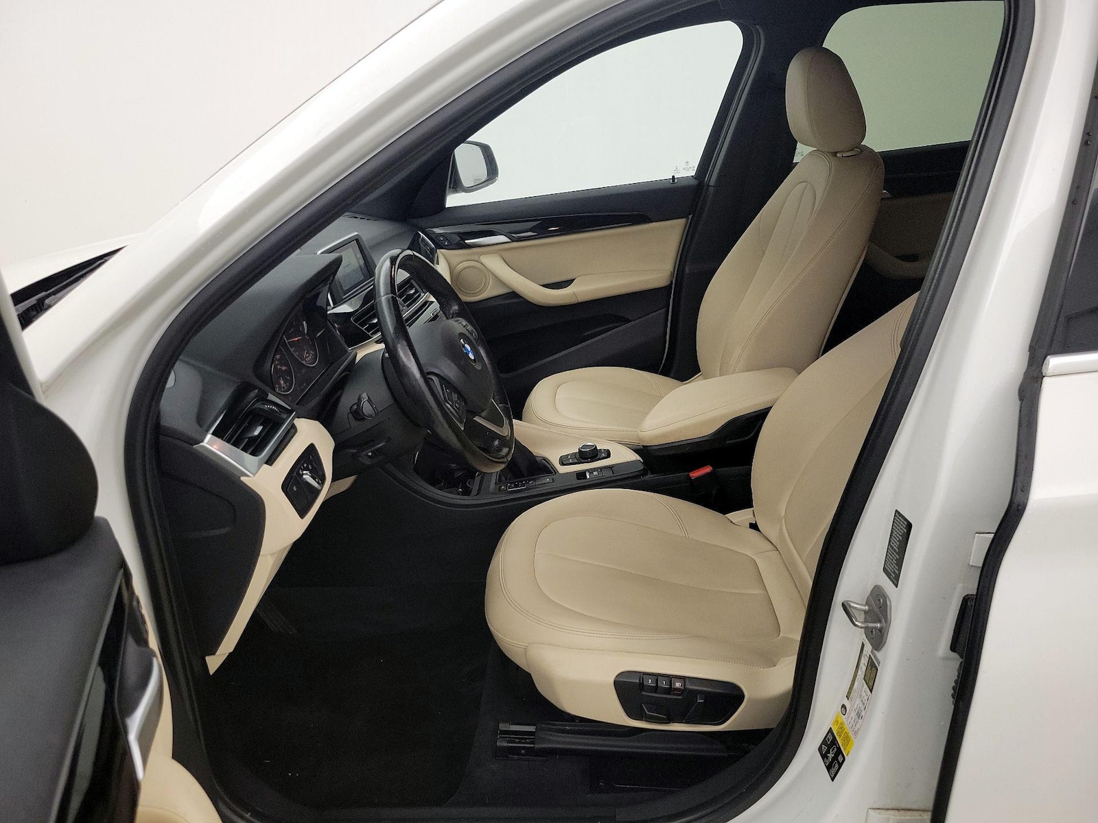 2017 BMW X1 28i - Photo 12