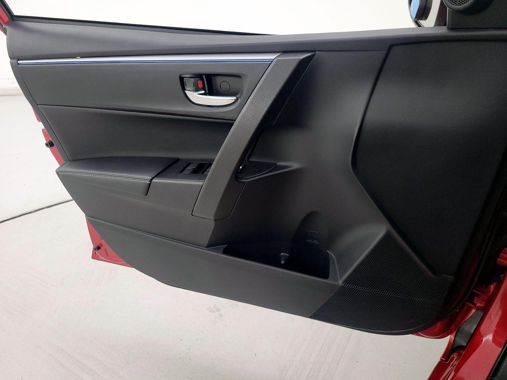 Thumbnail: 2014 Toyota Corolla - 12
