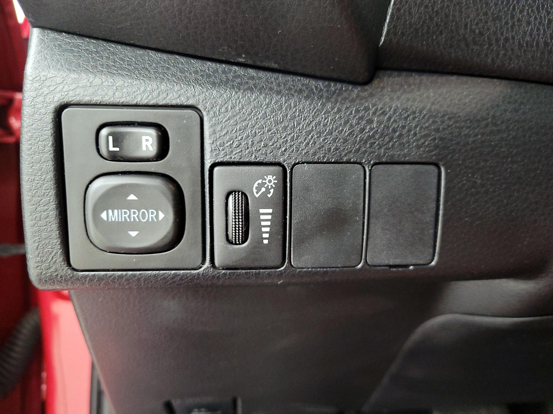 Thumbnail: 2014 Toyota Corolla - 13