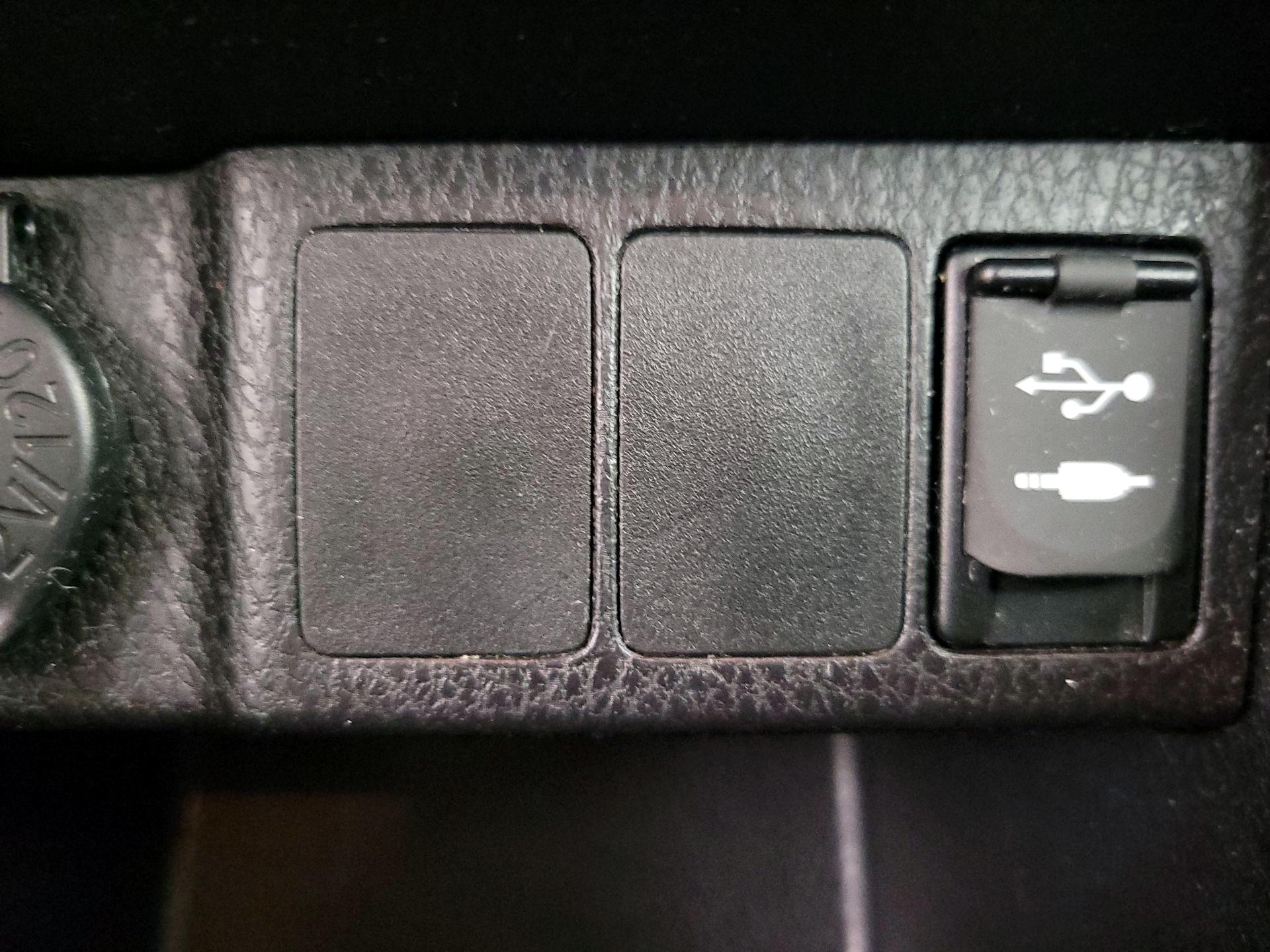 Thumbnail: 2014 Toyota Corolla - 18