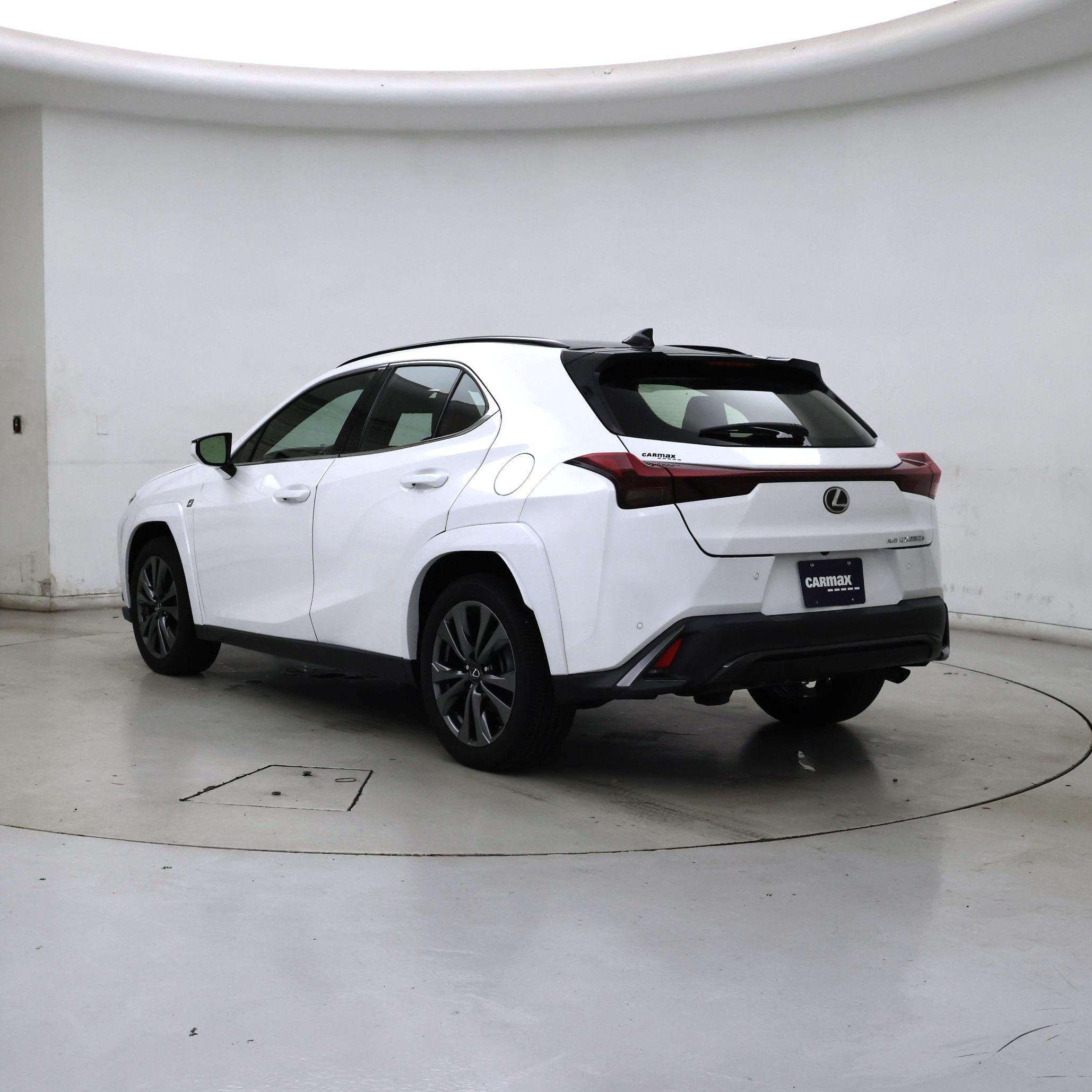 Thumbnail: 2023 Lexus UX - 2