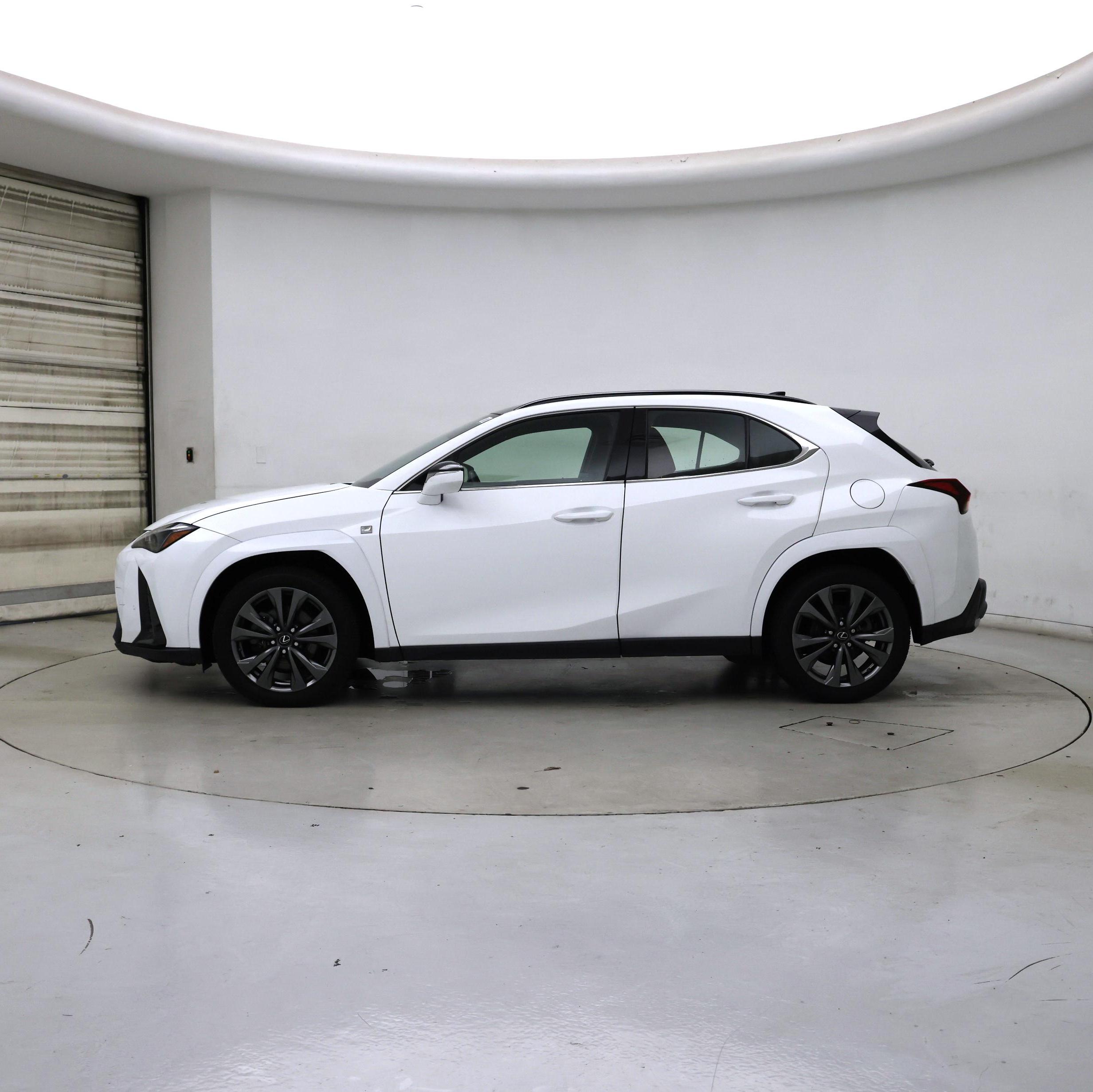 Thumbnail: 2023 Lexus UX - 3
