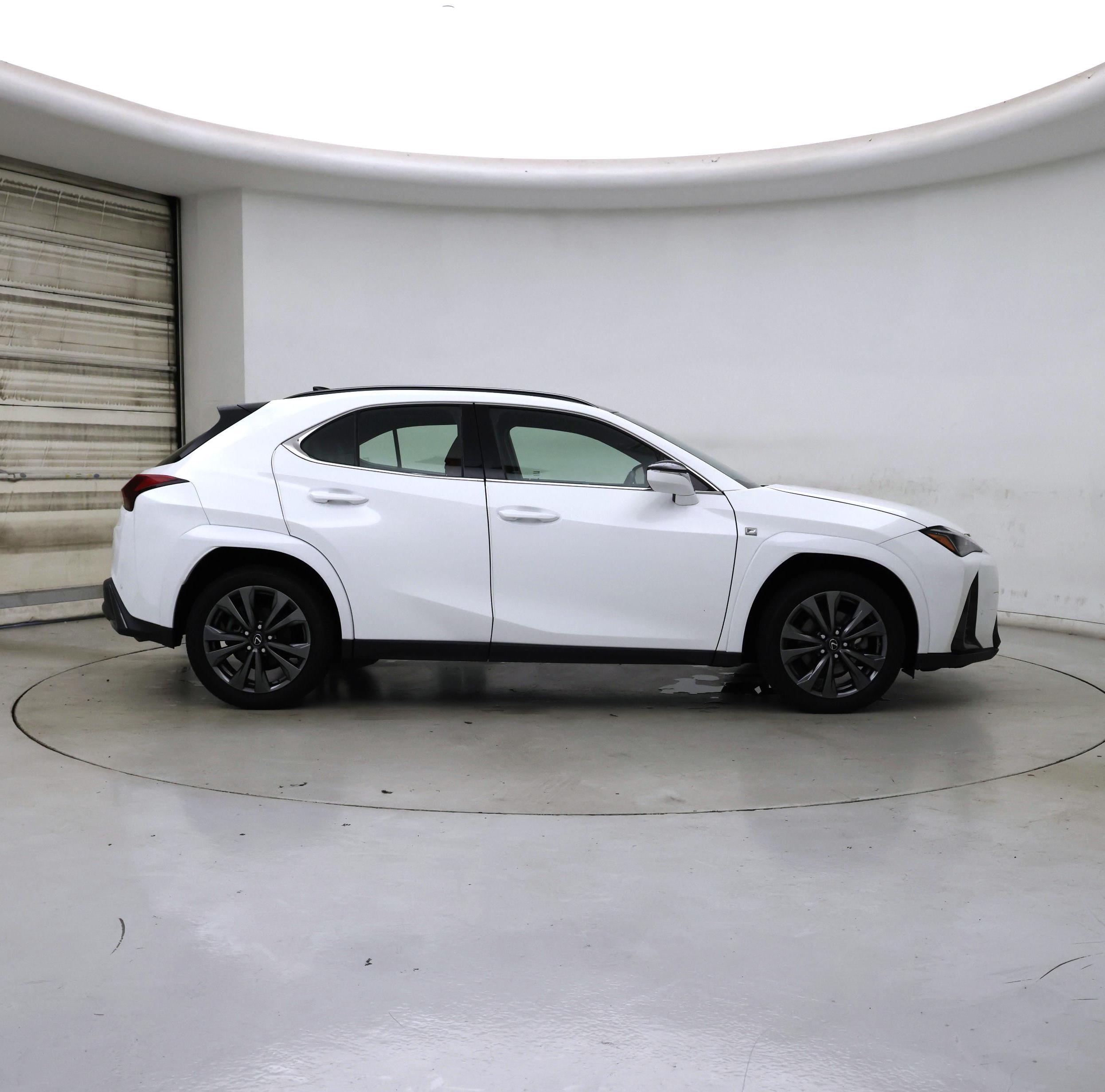 Thumbnail: 2023 Lexus UX - 7