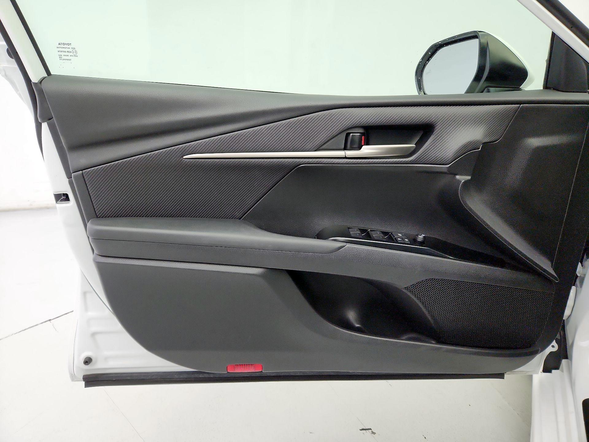 Thumbnail: 2025 Toyota Camry - 12