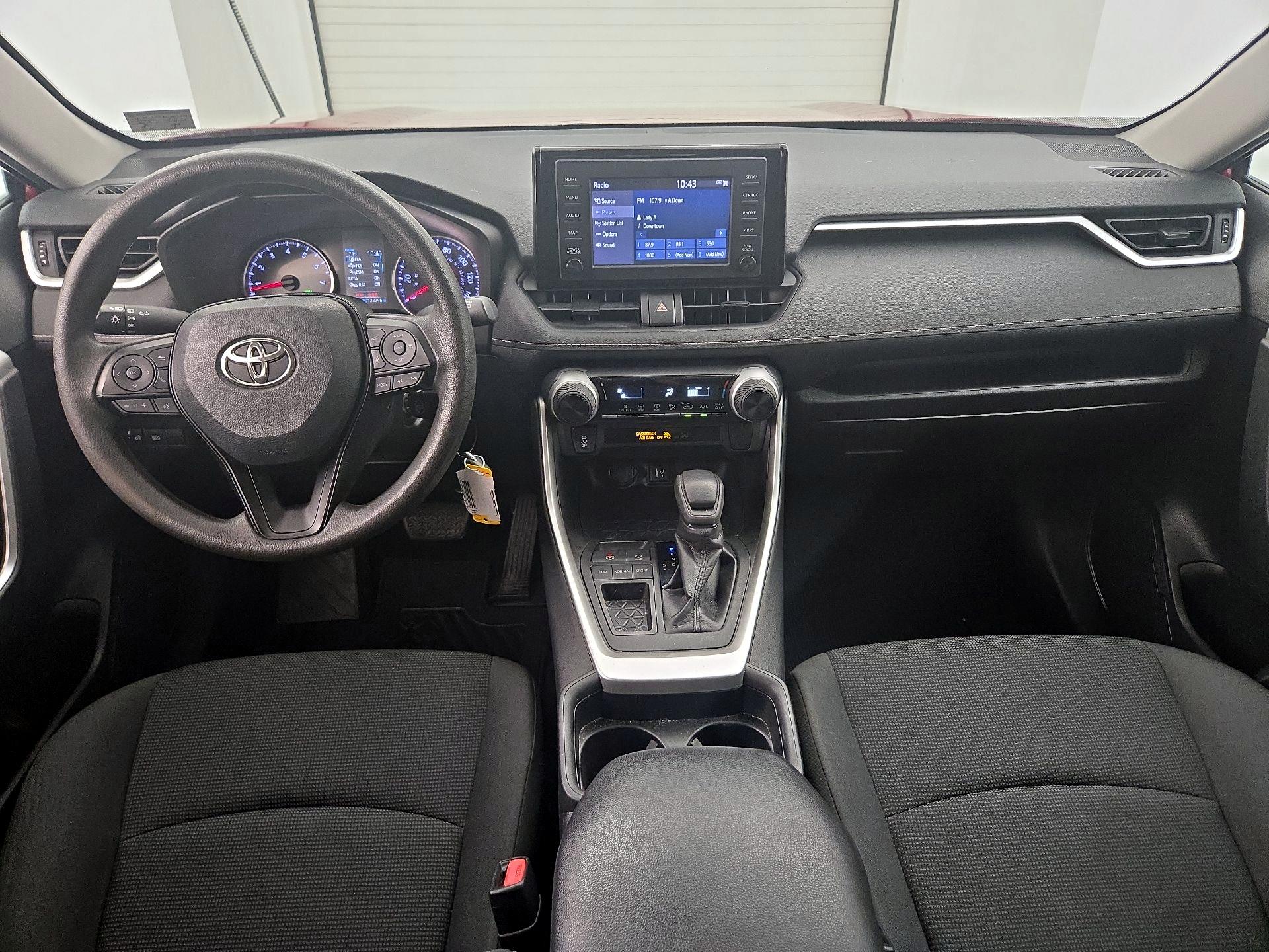 Thumbnail: 2019 Toyota RAV4 - 9