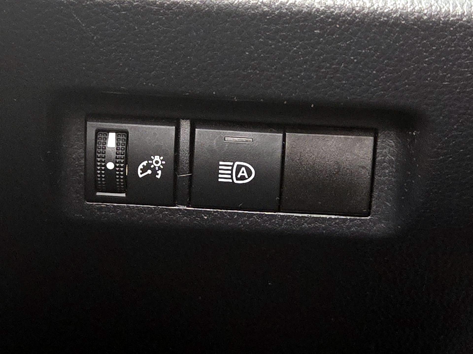 Thumbnail: 2019 Toyota RAV4 - 13