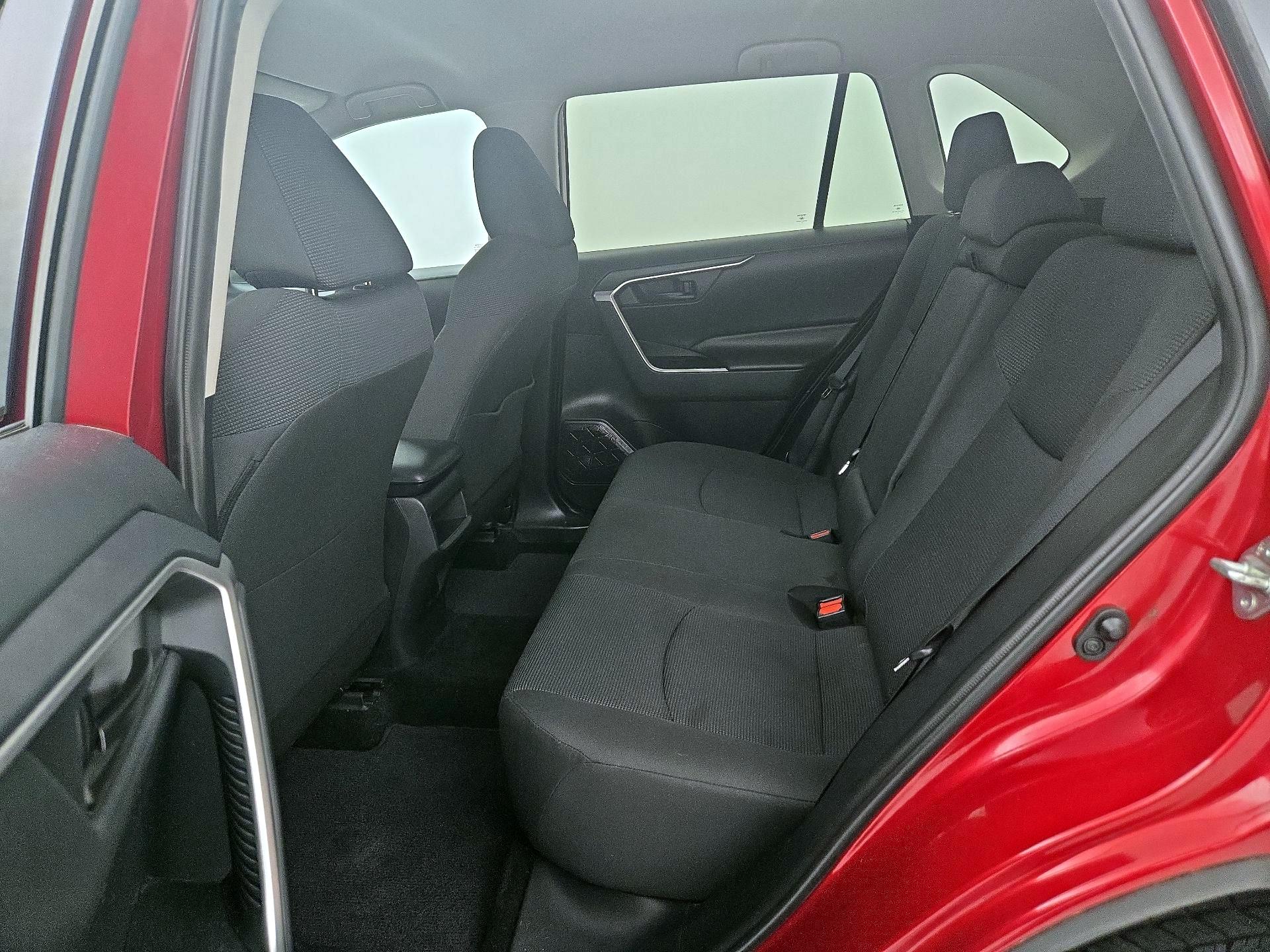 Thumbnail: 2019 Toyota RAV4 - 19
