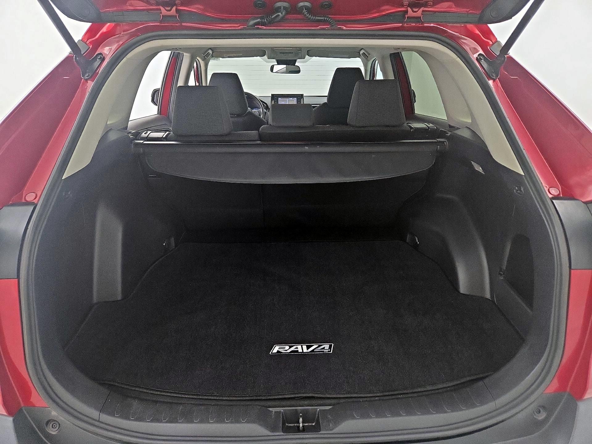 Thumbnail: 2019 Toyota RAV4 - 20