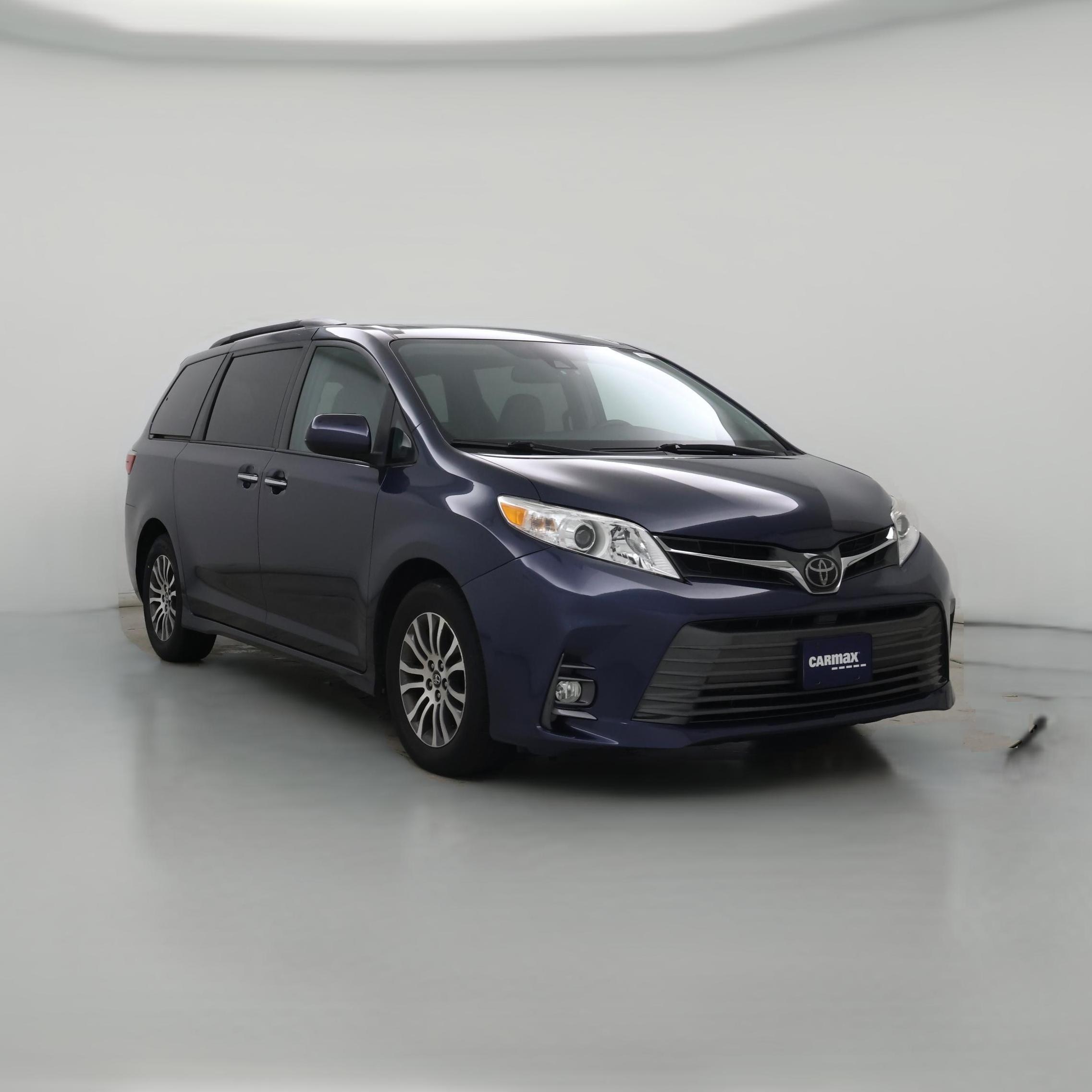 Thumbnail: 2019 Toyota Sienna - 1