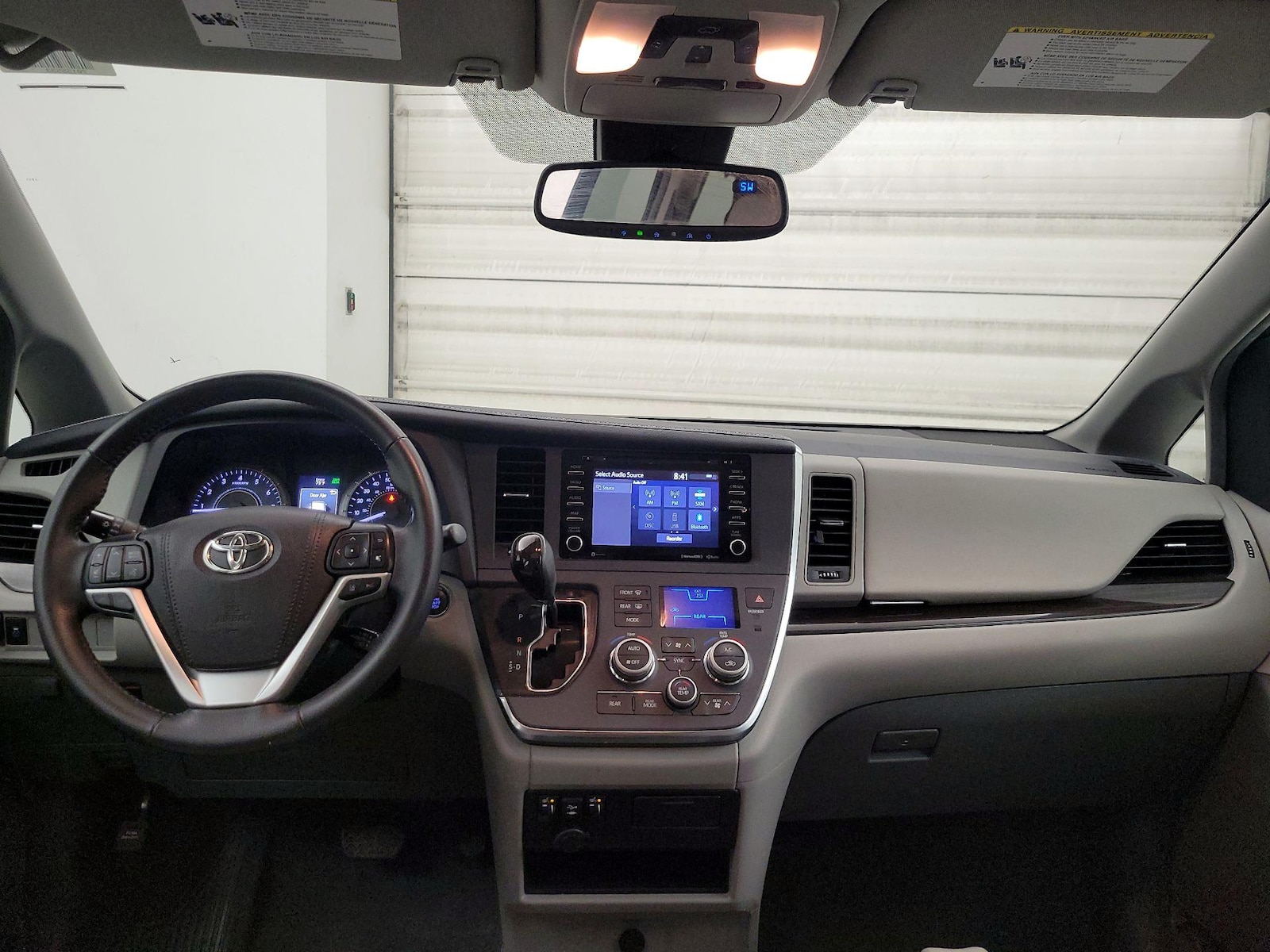 2019 Toyota Sienna XLE - Photo 10