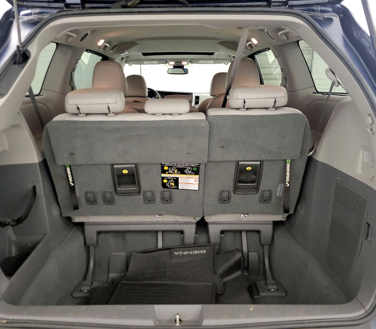 Trunk/Cargo (Seats Up)