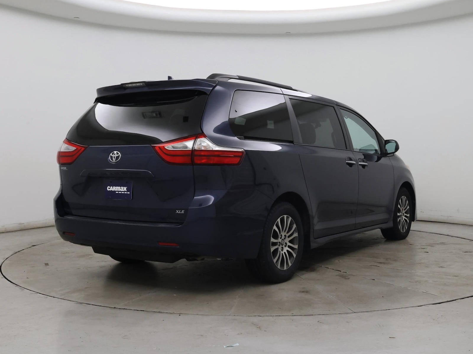 2019 Toyota Sienna XLE - Photo 9