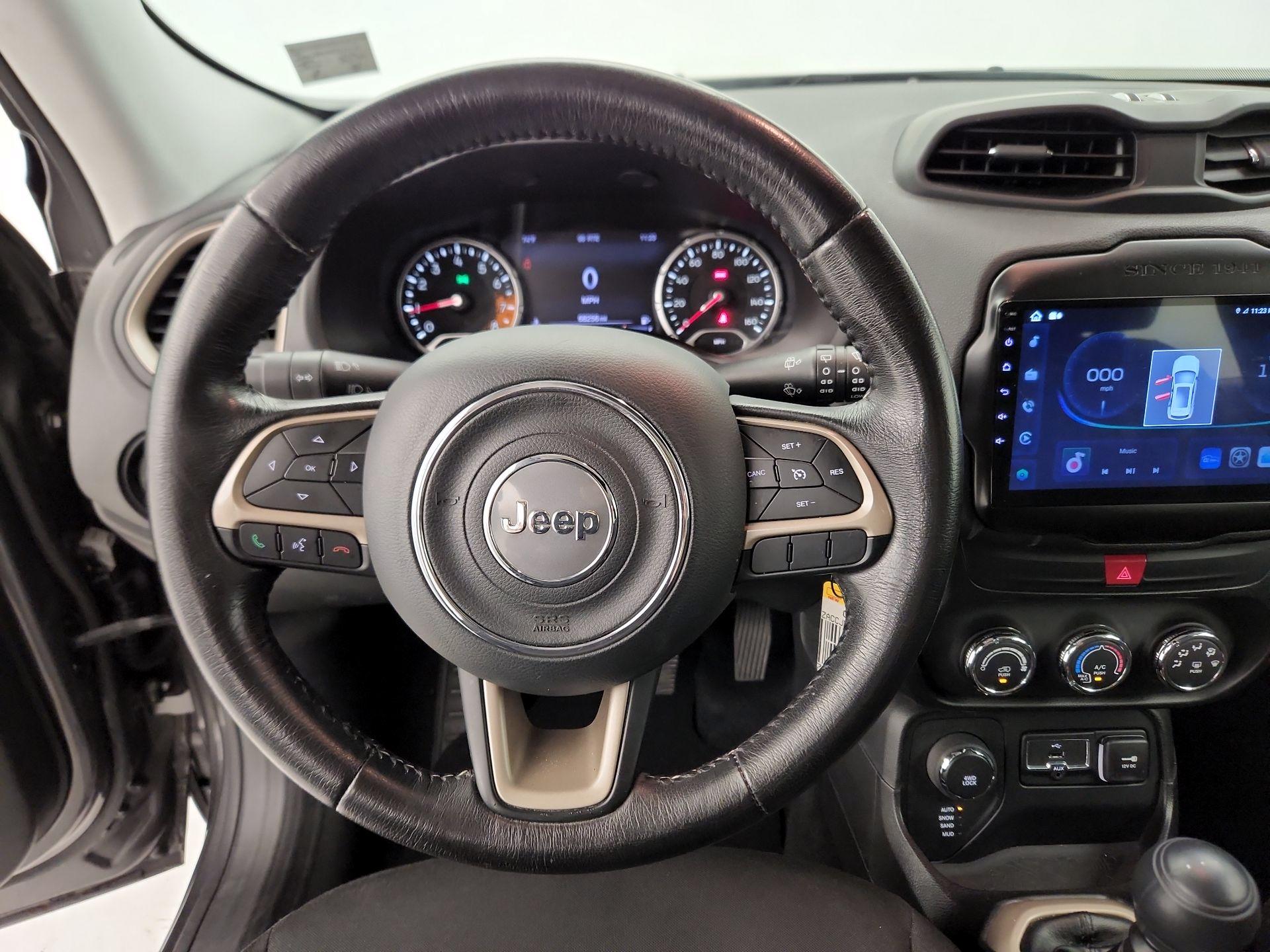 Thumbnail: 2016 Jeep Renegade - 10