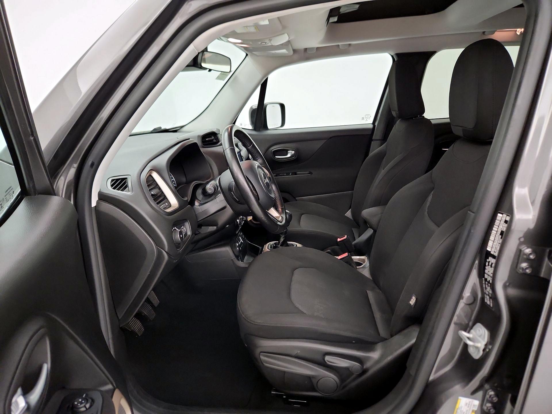 Thumbnail: 2016 Jeep Renegade - 11