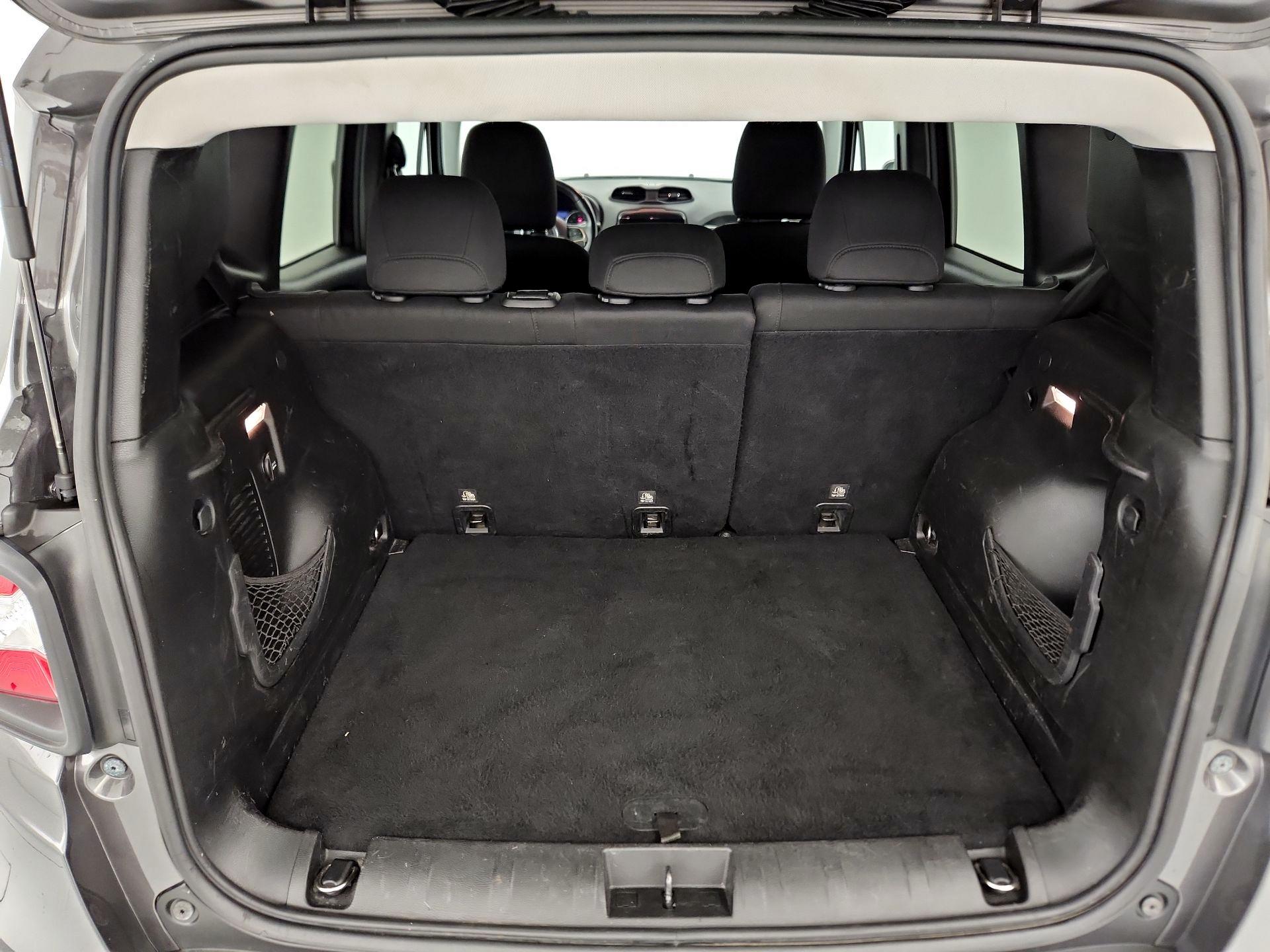 Thumbnail: 2016 Jeep Renegade - 20