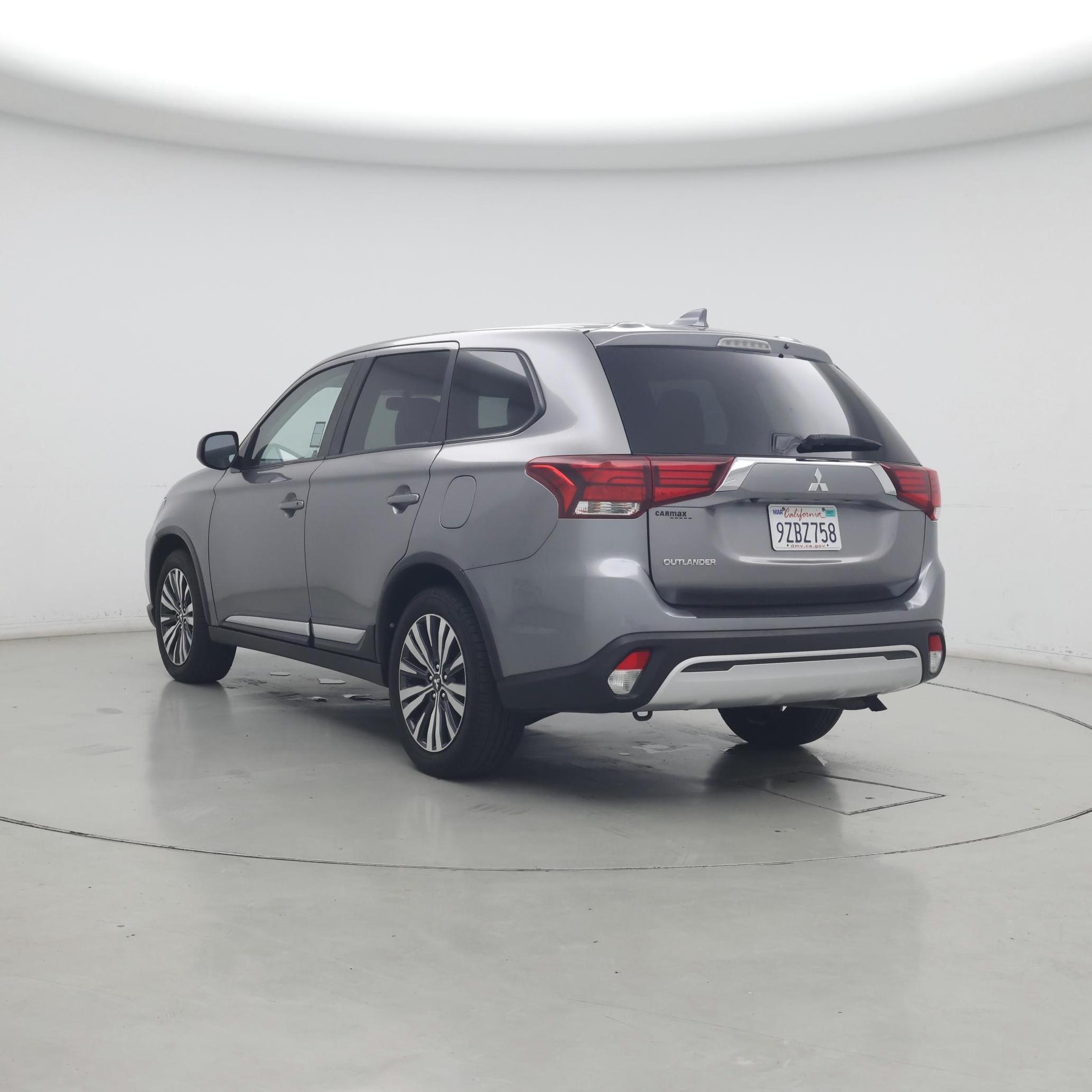 Thumbnail: 2020 Mitsubishi Outlander - 2