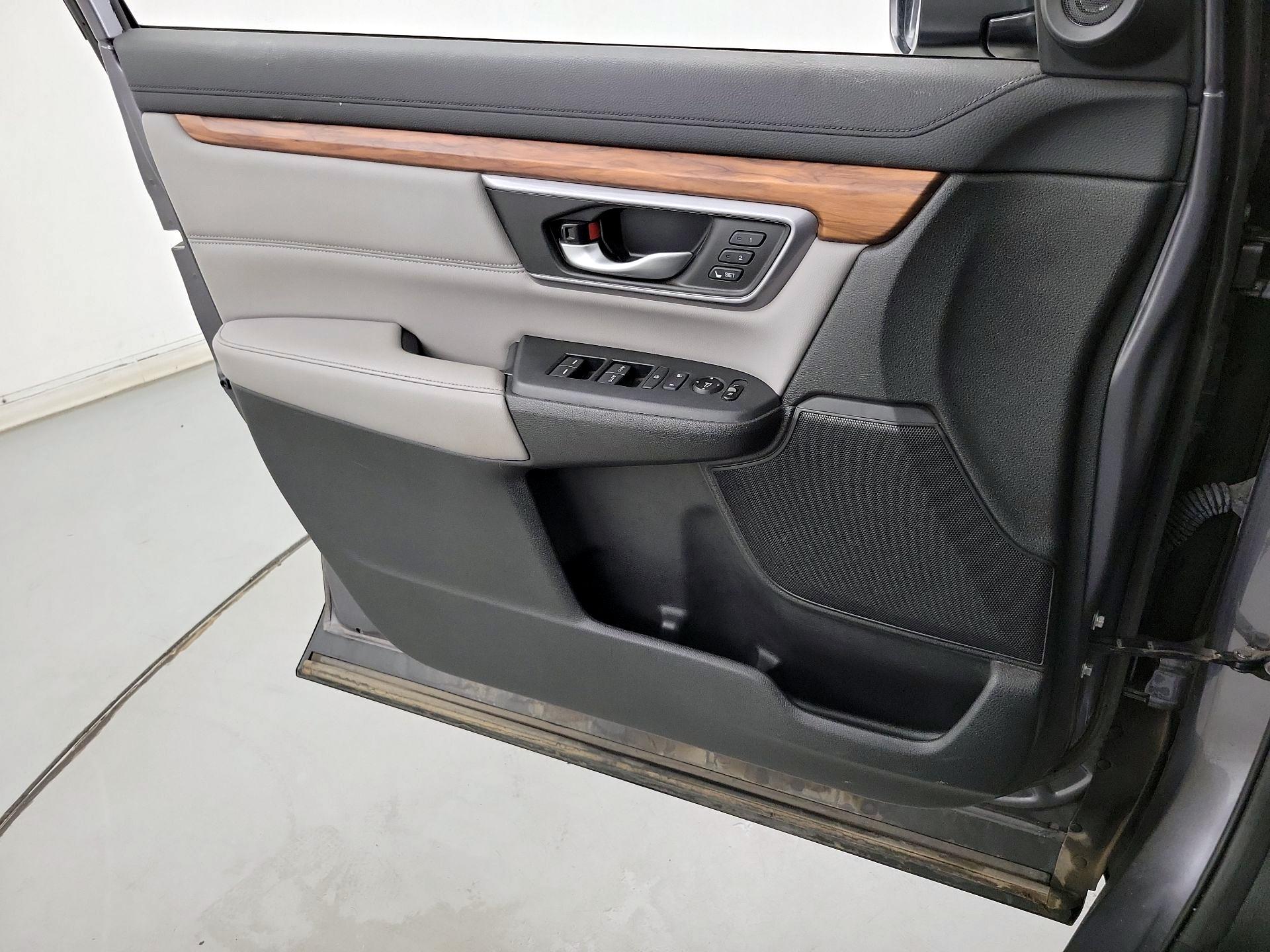 Thumbnail: 2017 Honda CR-V - 10
