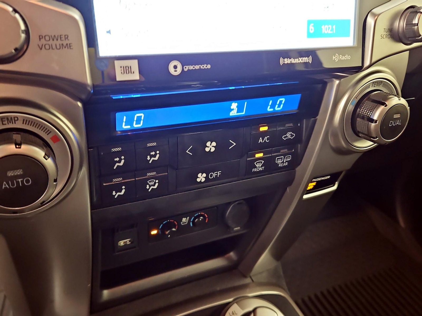 2023 Toyota 4Runner Limited - Photo 18