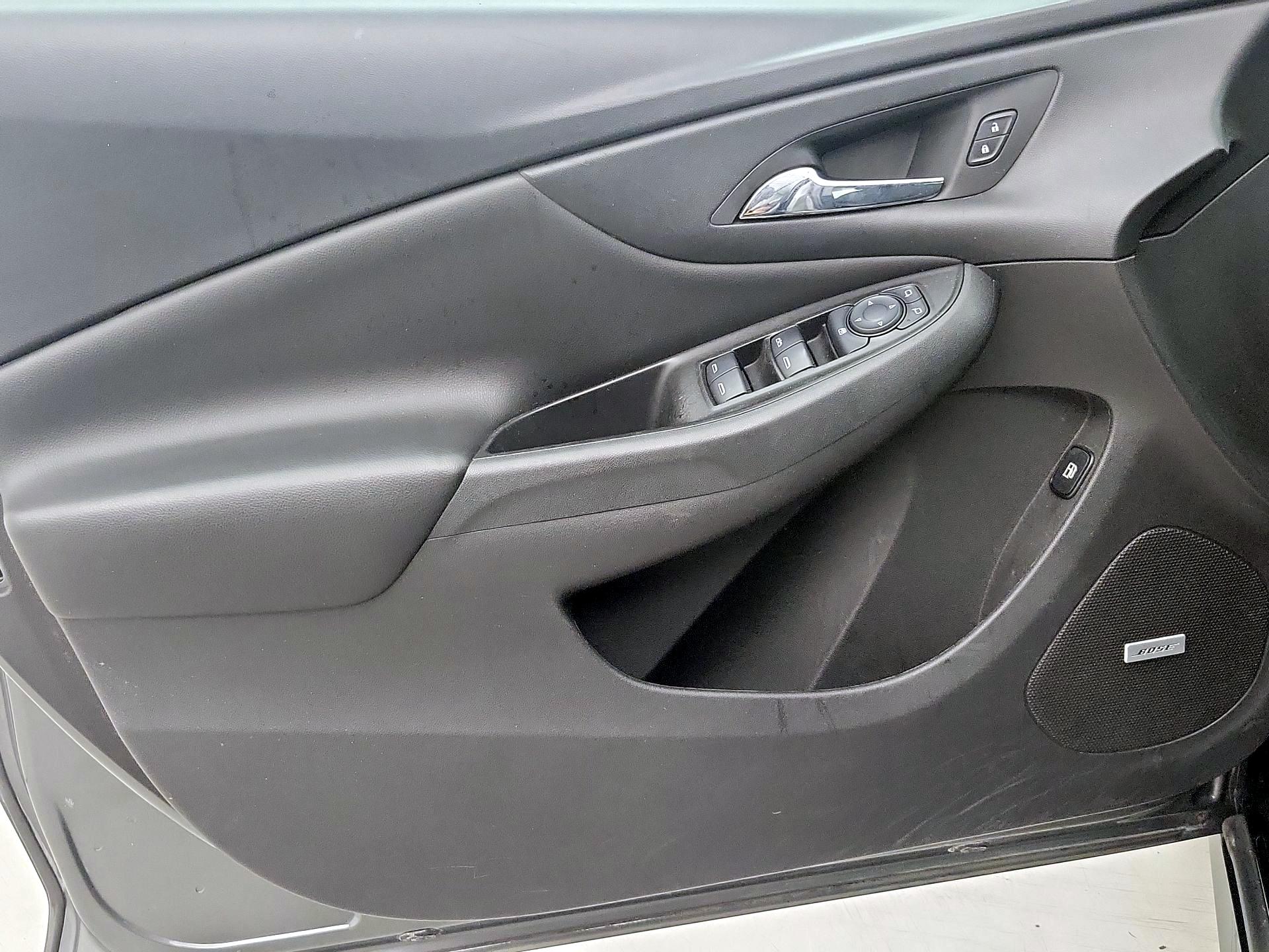Thumbnail: 2017 Chevrolet Volt - 12