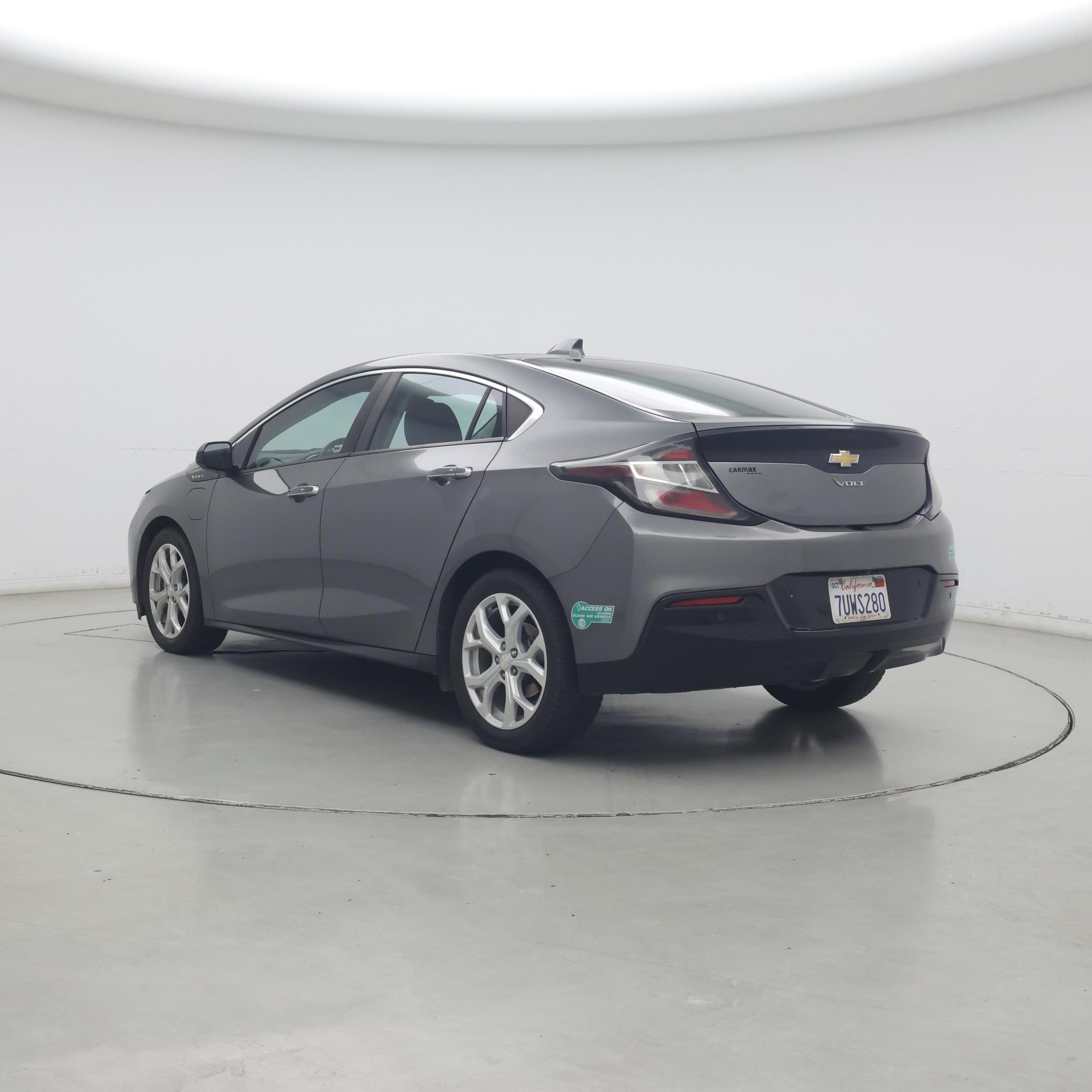 Thumbnail: 2017 Chevrolet Volt - 2
