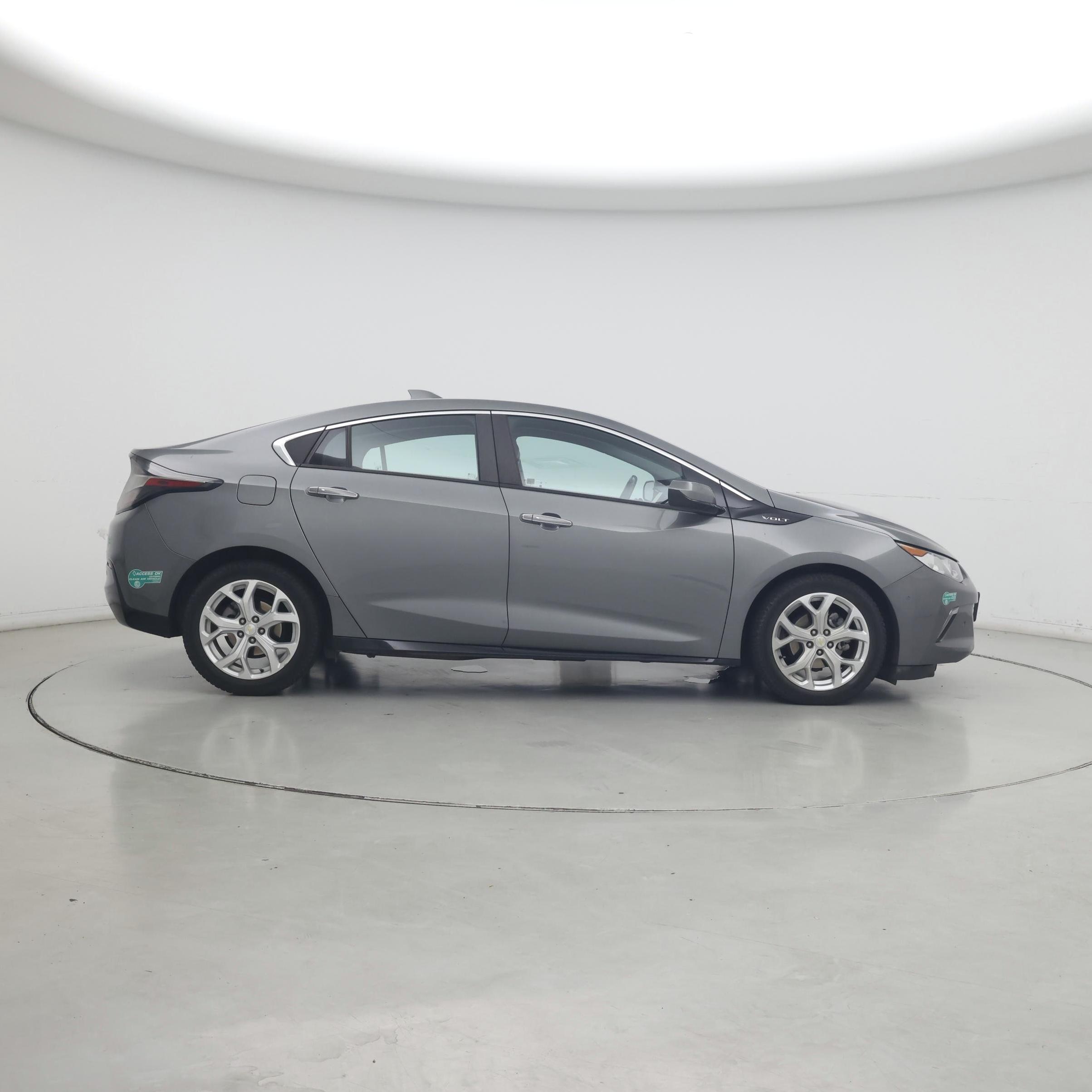 Thumbnail: 2017 Chevrolet Volt - 7
