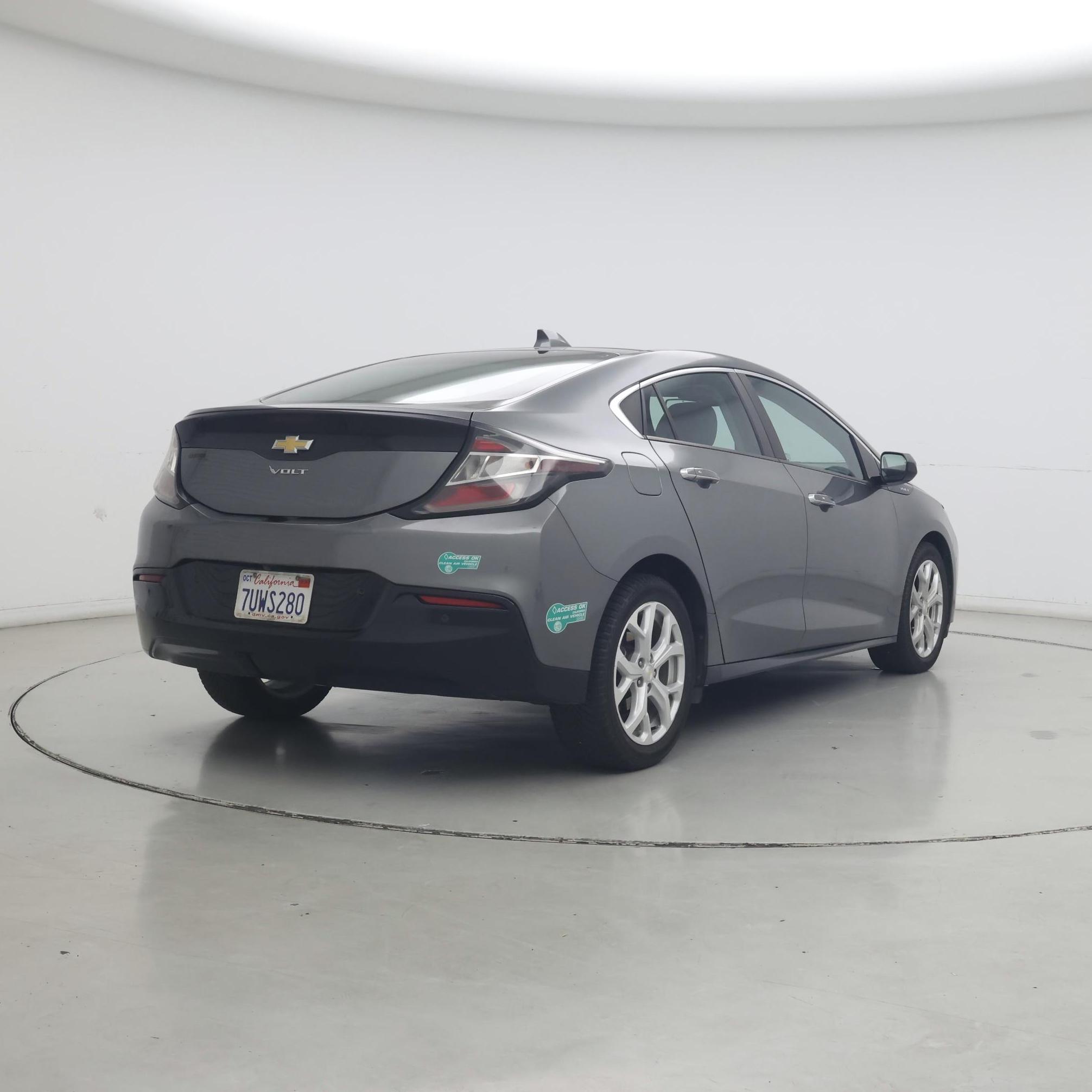 Thumbnail: 2017 Chevrolet Volt - 8