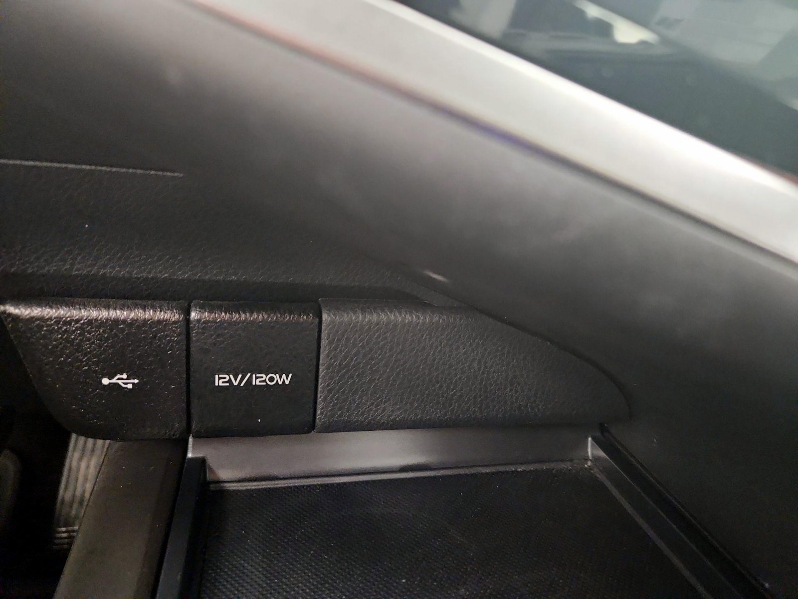 2023 Toyota Camry SE - Photo 19