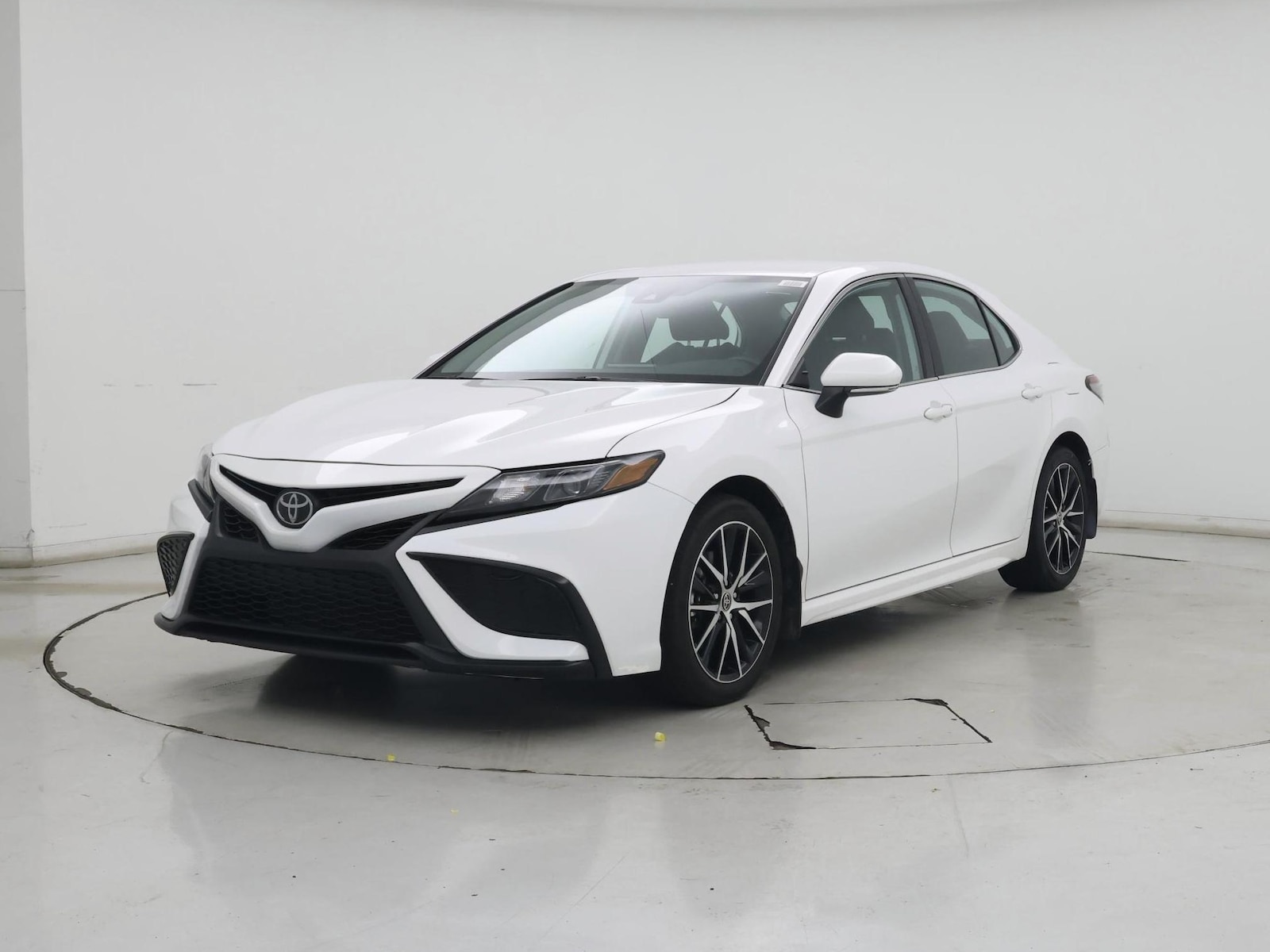 2023 Toyota Camry SE - Photo 6