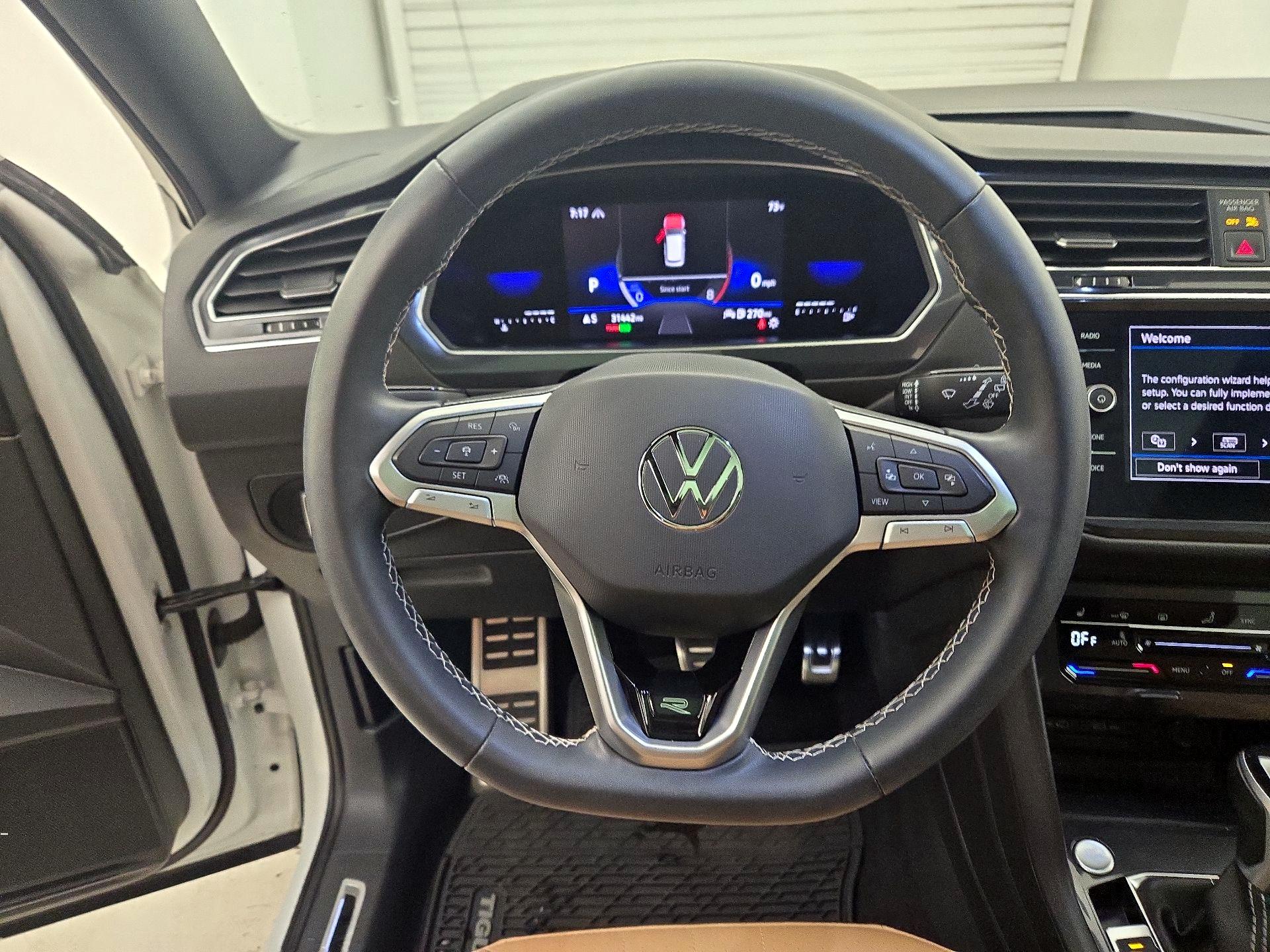 Thumbnail: 2023 Volkswagen Tiguan - 10