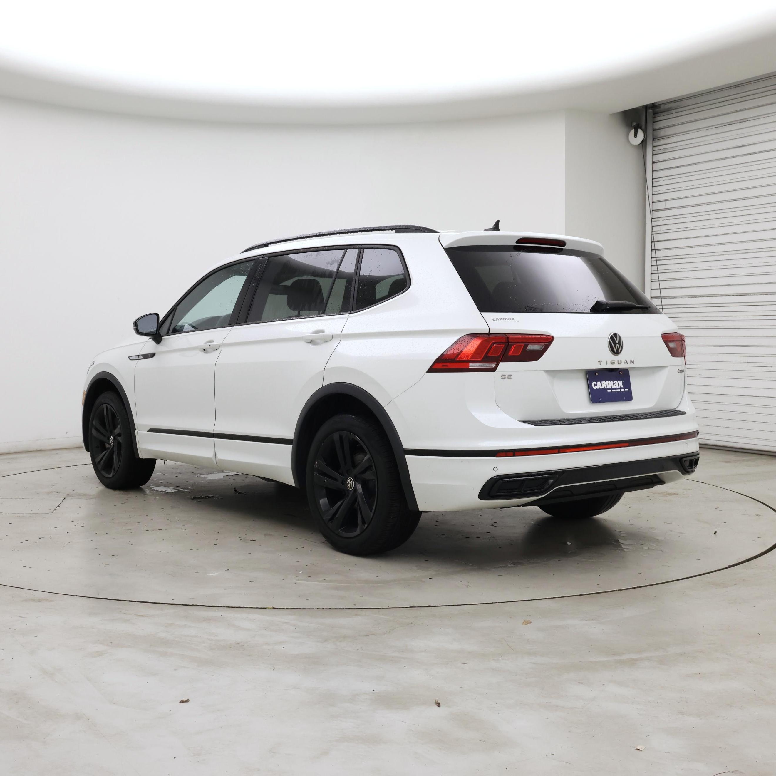 Thumbnail: 2023 Volkswagen Tiguan - 2