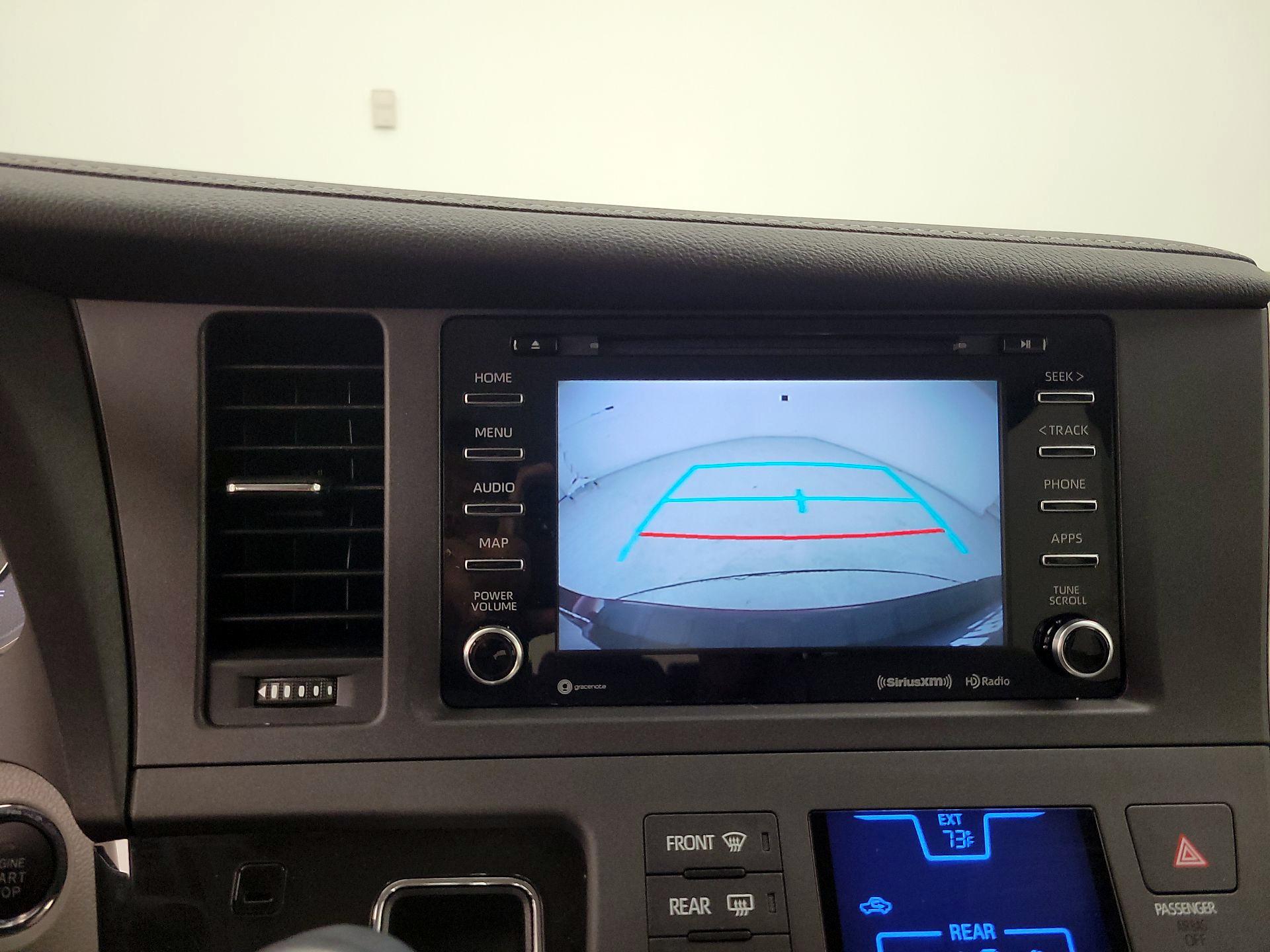 Thumbnail: 2020 Toyota Sienna - 14