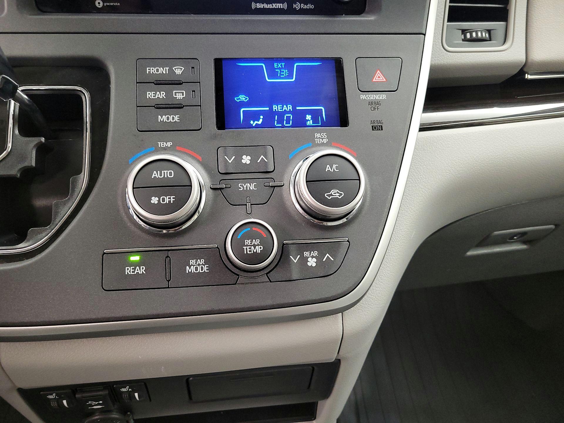 Thumbnail: 2020 Toyota Sienna - 16