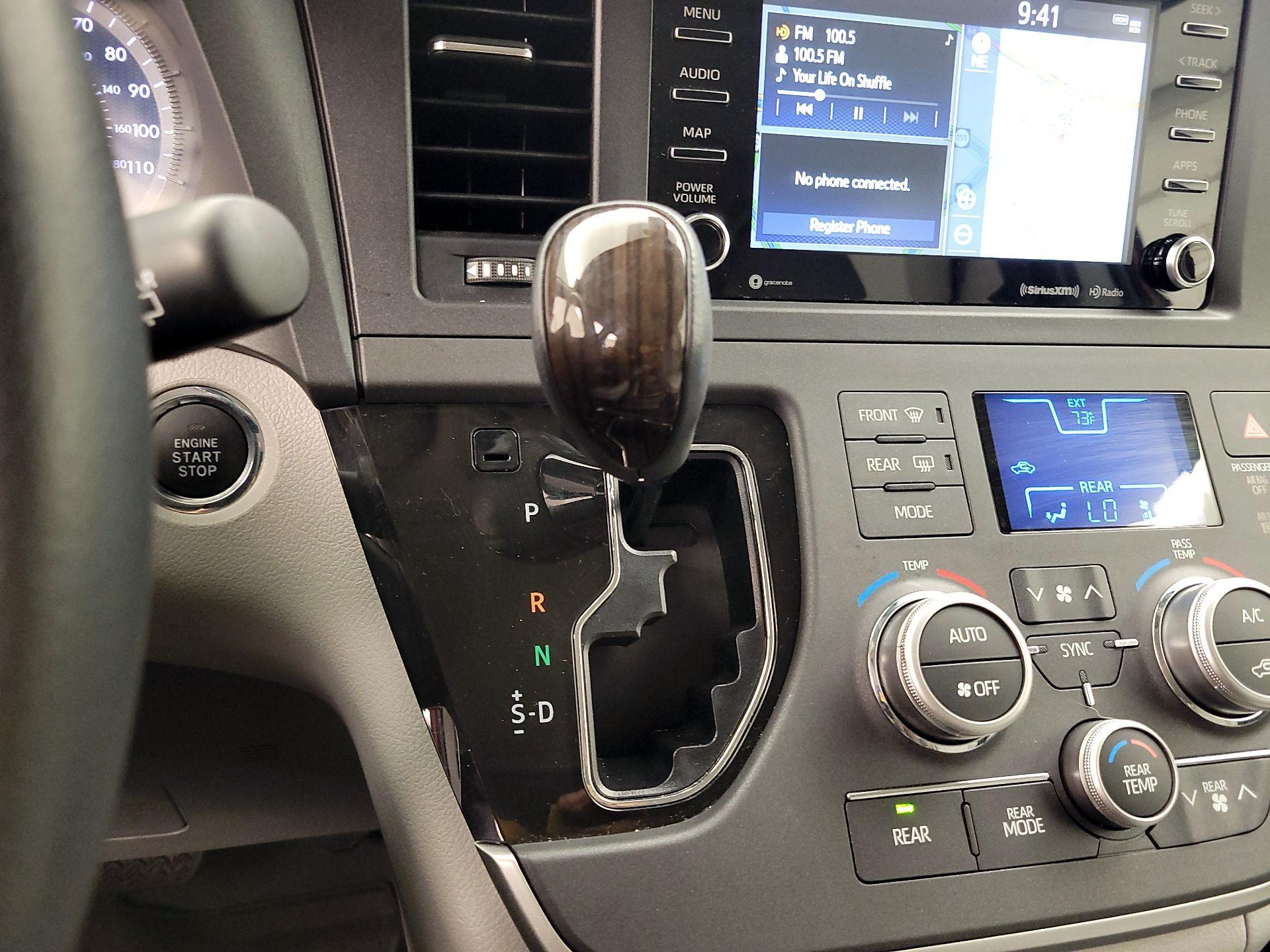 Thumbnail: 2020 Toyota Sienna - 17