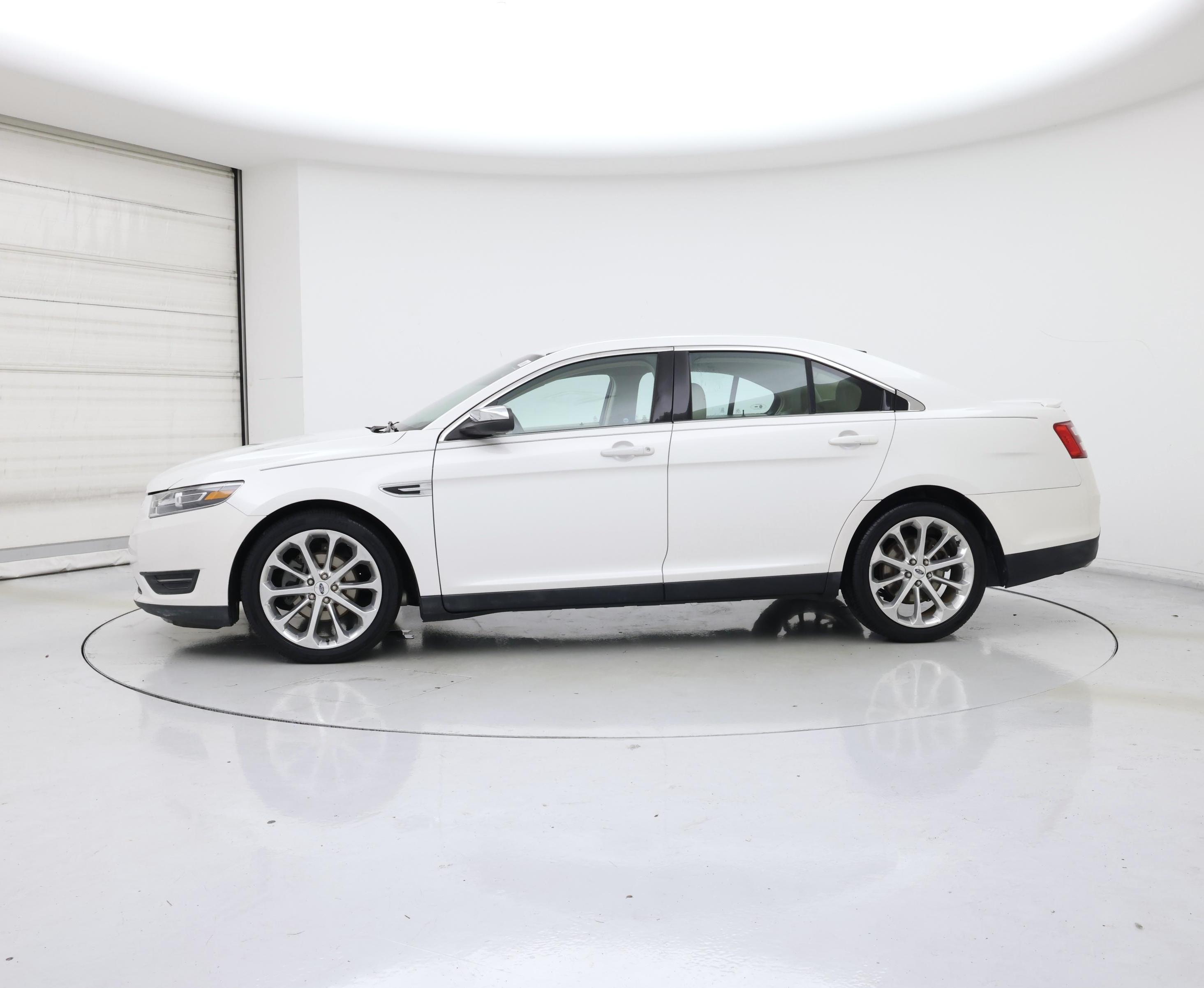 Thumbnail: 2015 Ford Taurus - 3