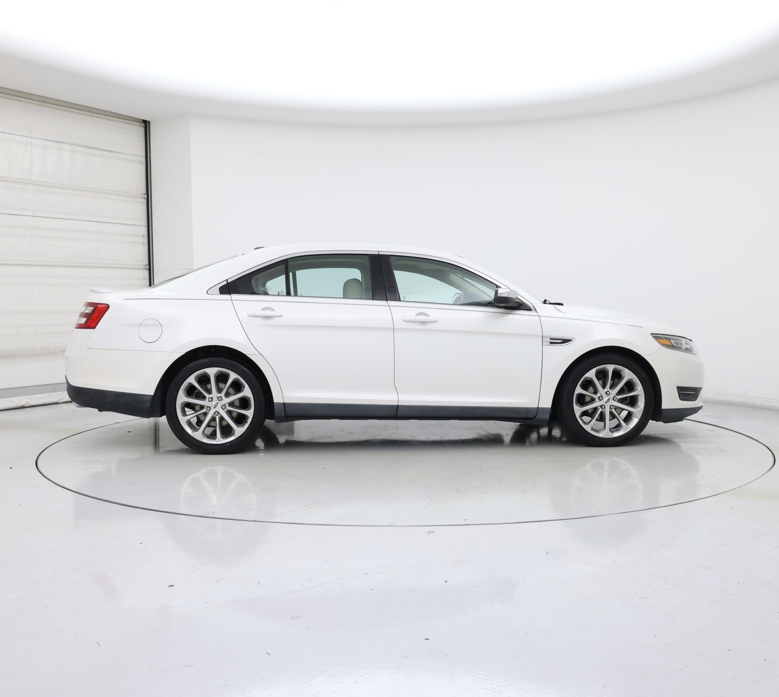 Thumbnail: 2015 Ford Taurus - 7