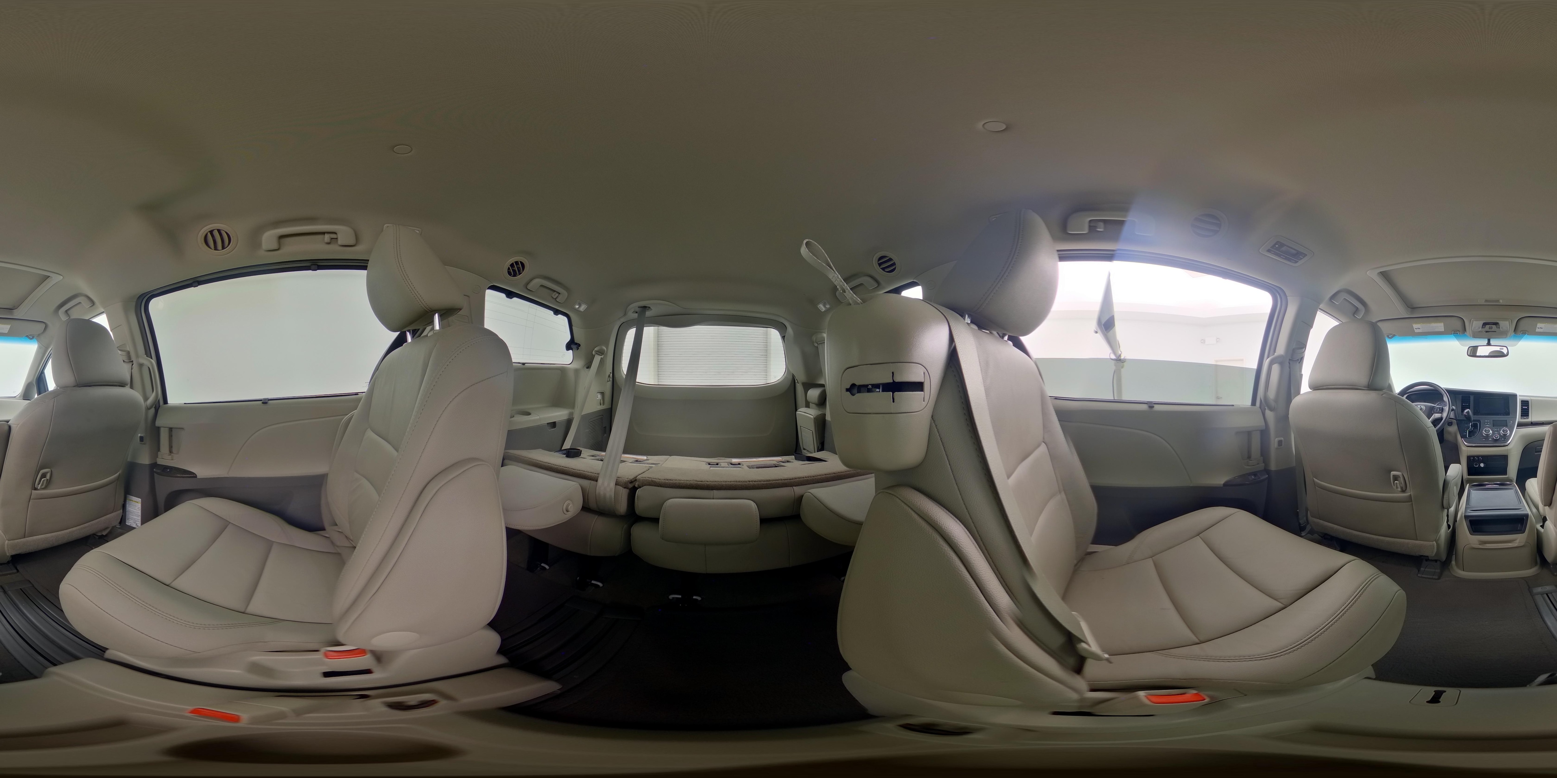 2015 Toyota Sienna XLE - Photo 28